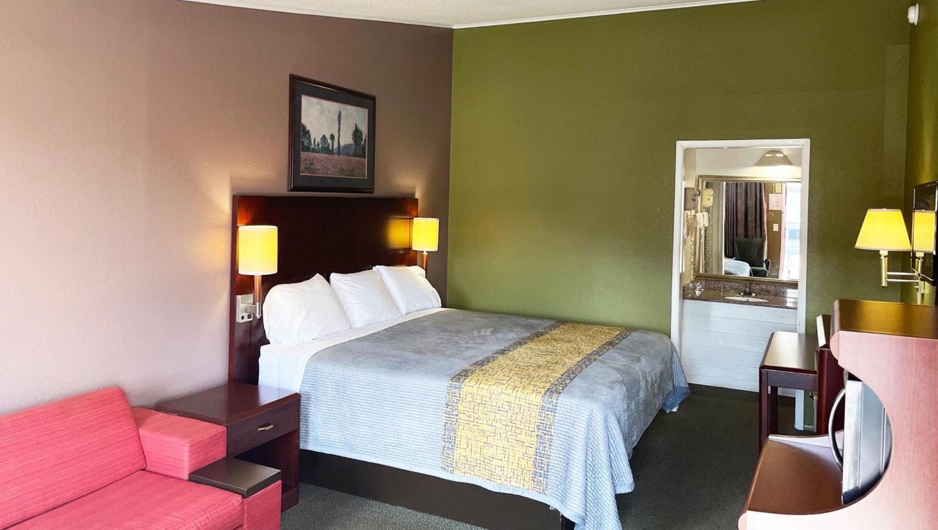 Express Inn Thomson photo 15