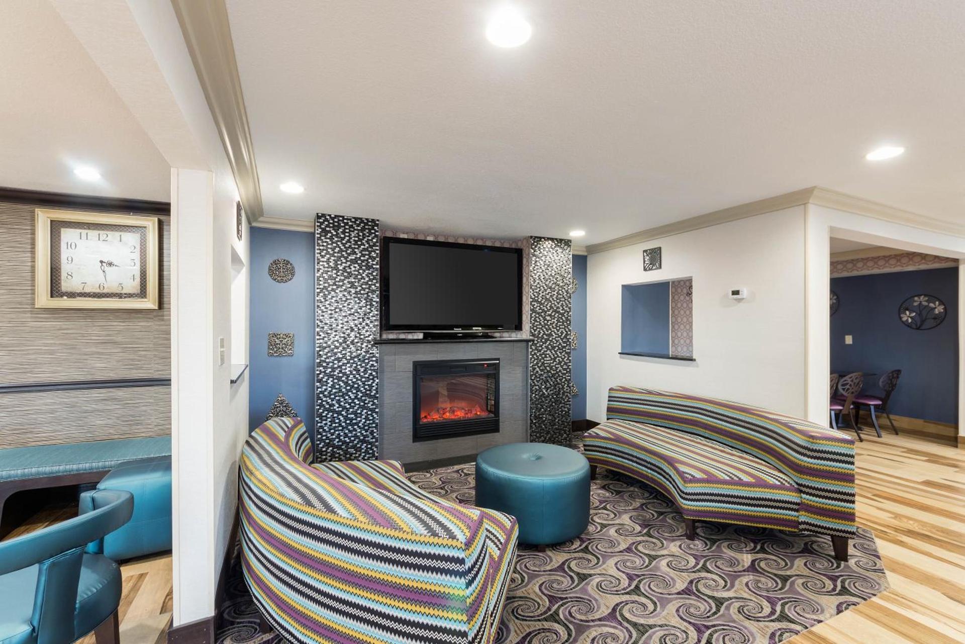 Comfort Inn Tulsa Midtown photo 87