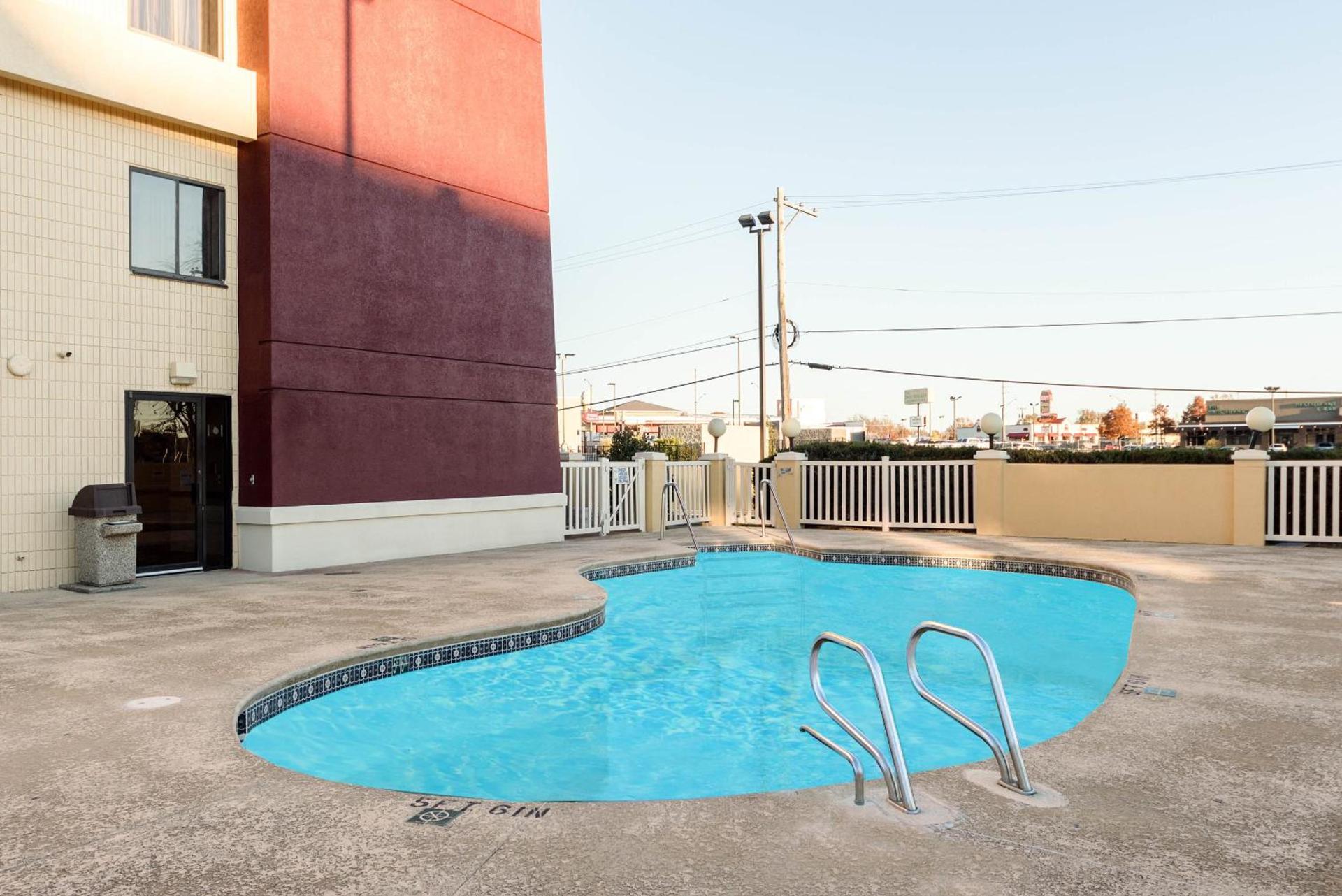 Comfort Inn Tulsa Midtown photo 91