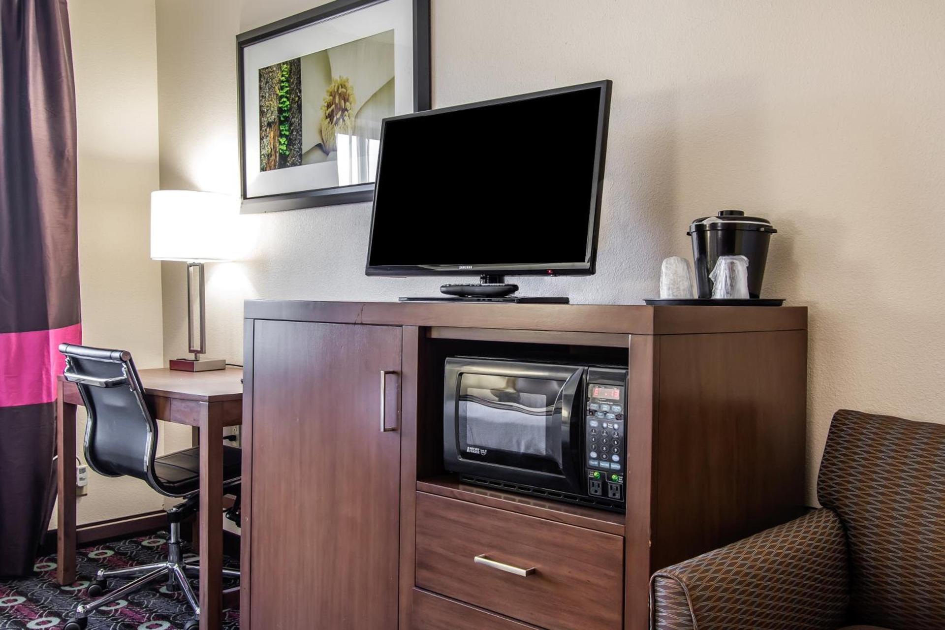 Comfort Inn Tulsa Midtown photo 95