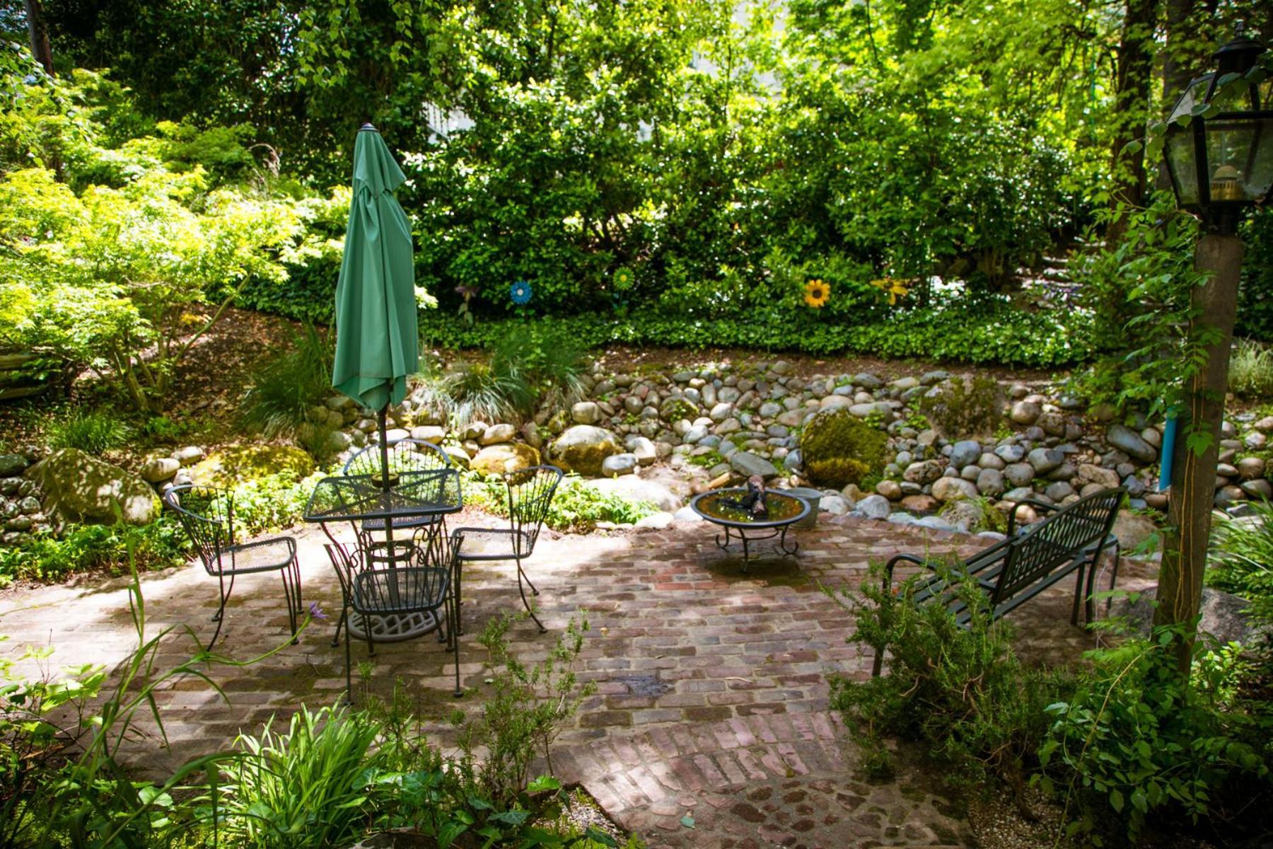 Outside Inn photo 15