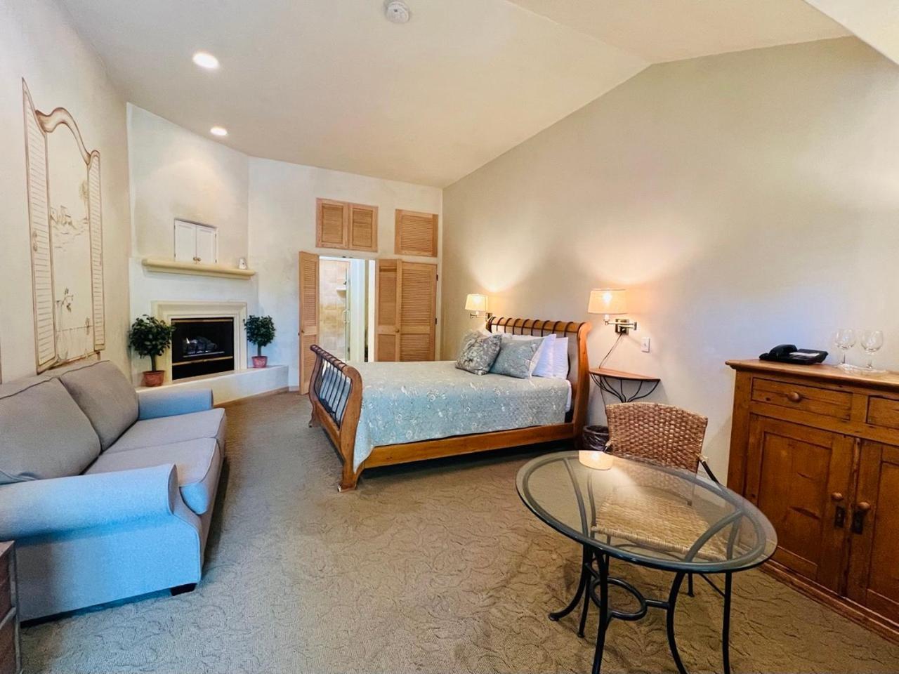 Petit Logis Inn photo 9