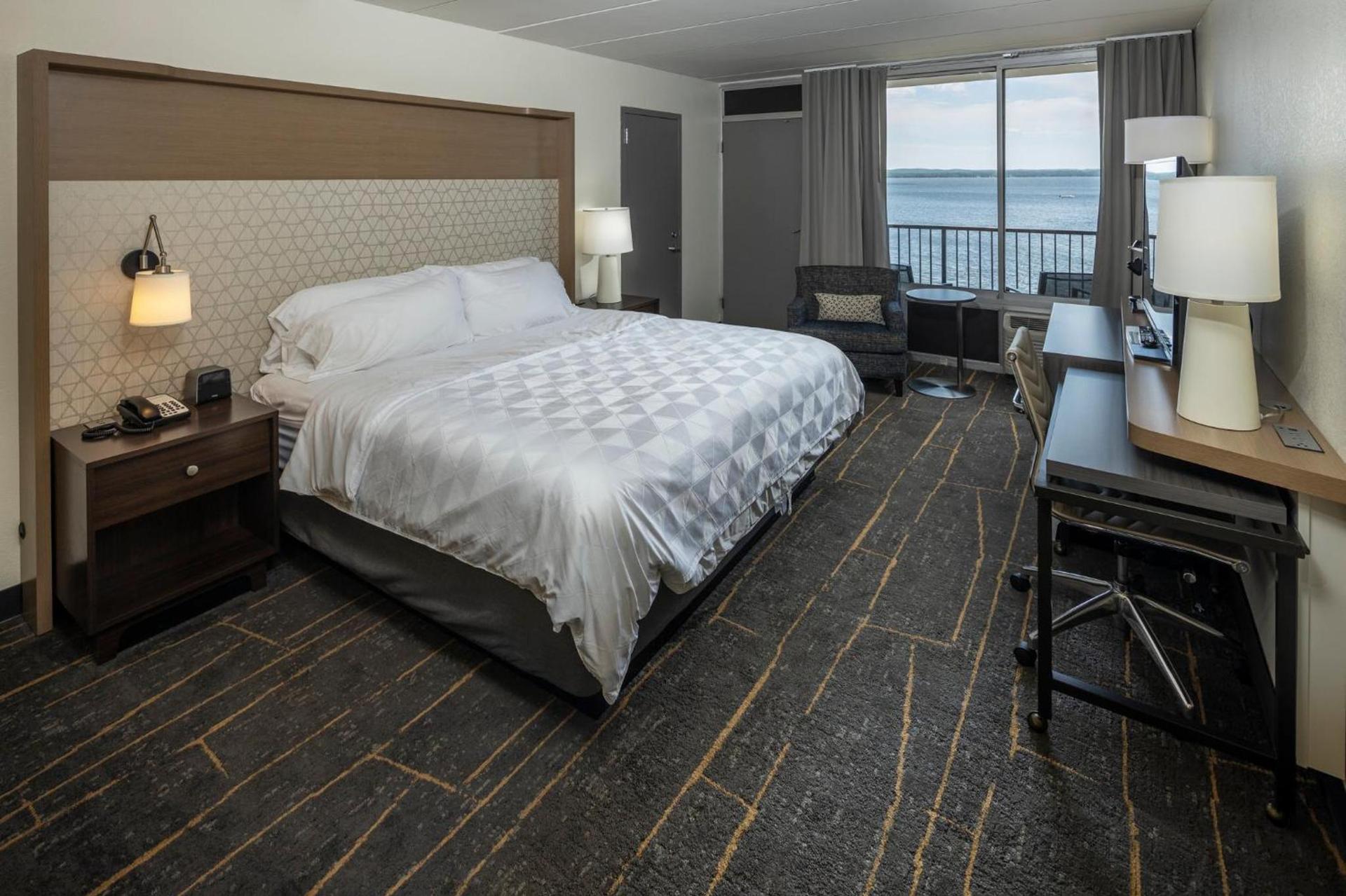 Holiday Inn Detroit Lakes - Lakefront by IHG photo 73