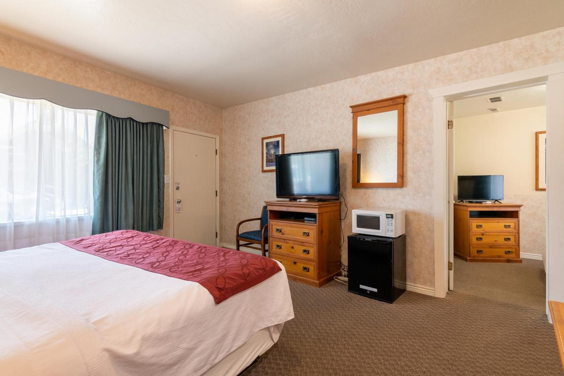 Swiss Alps Inn photo 17