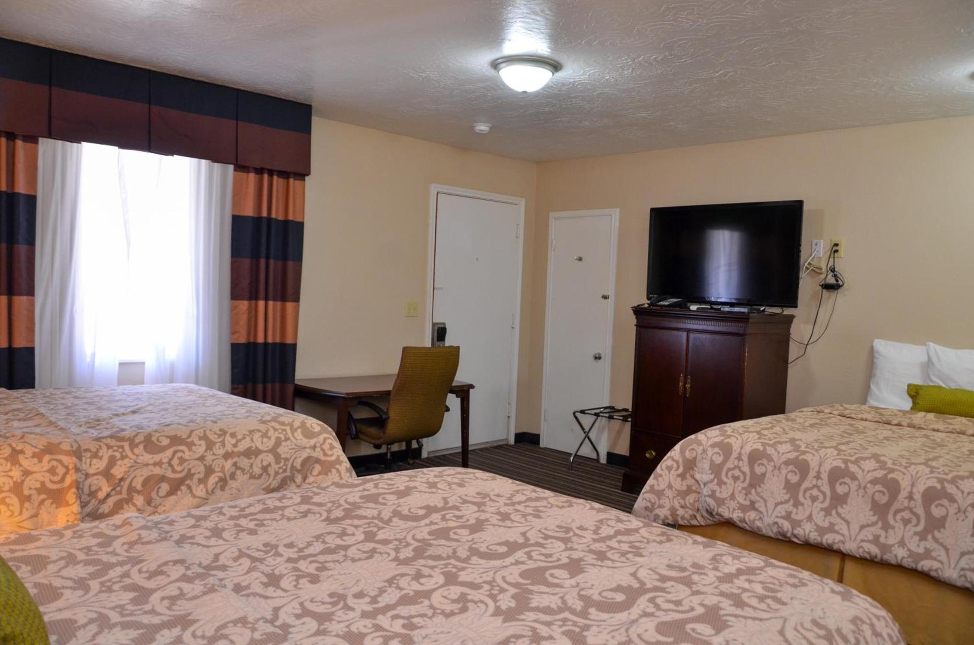 Route 66 Inn photo 59