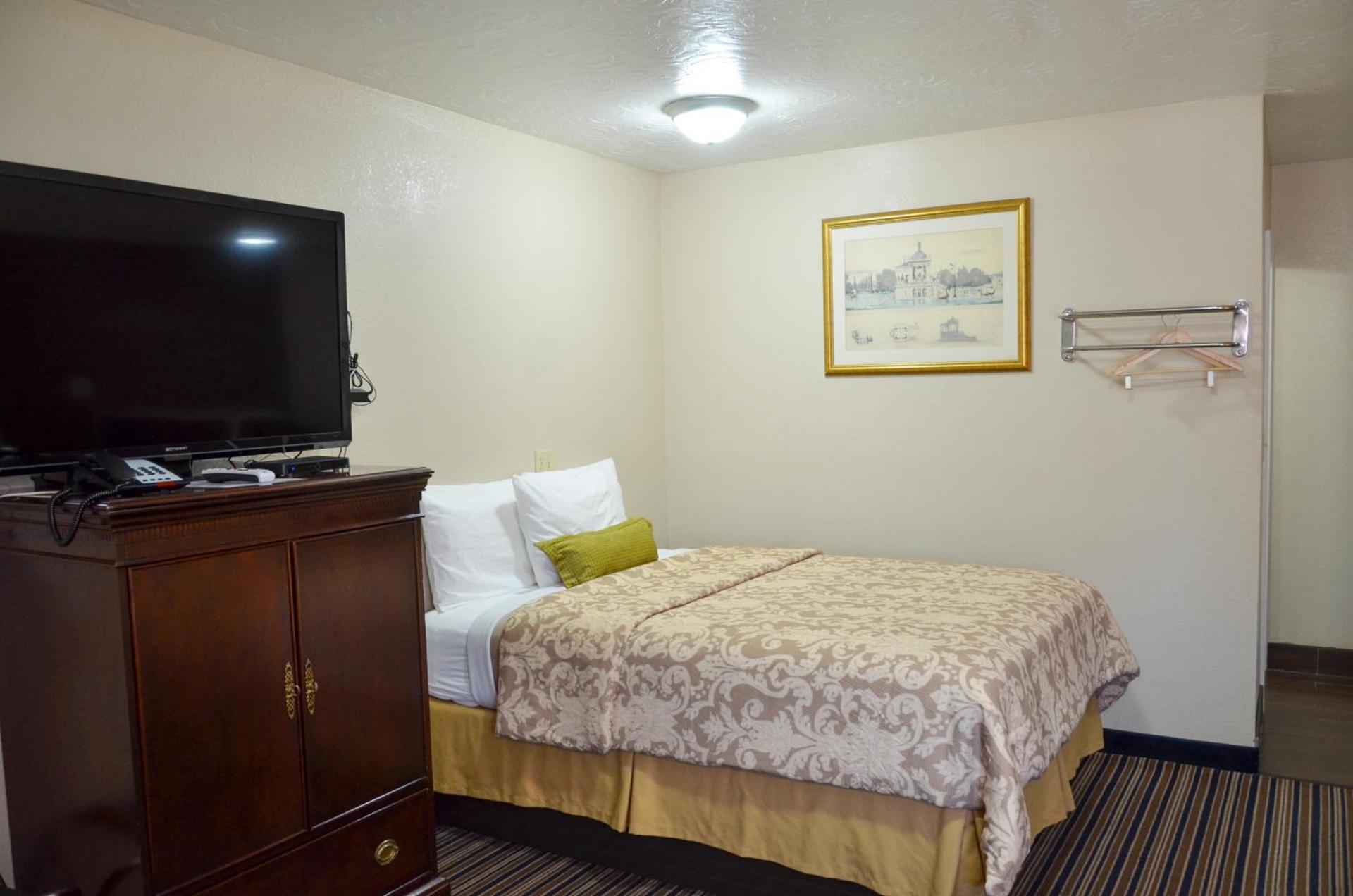 Route 66 Inn photo 63