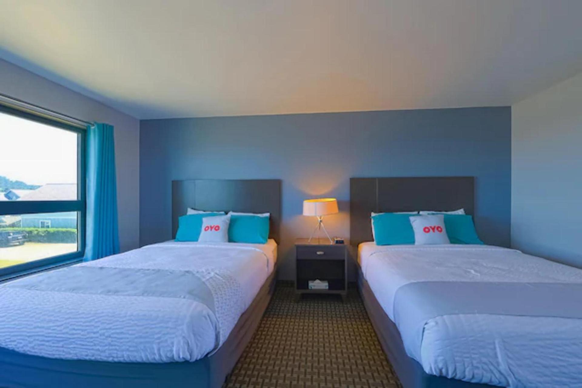 Waves Hotel NYE Beach - Newport OR photo 92