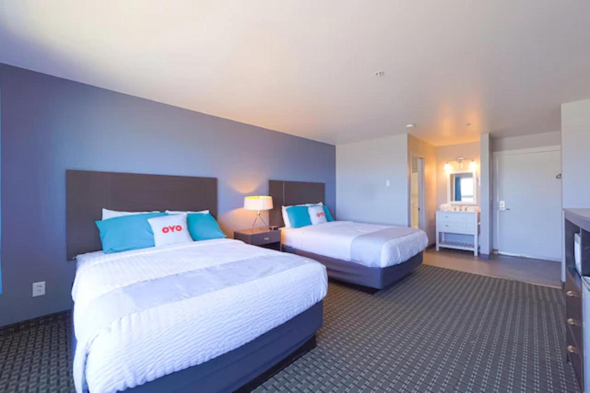 Waves Hotel NYE Beach - Newport OR photo 91