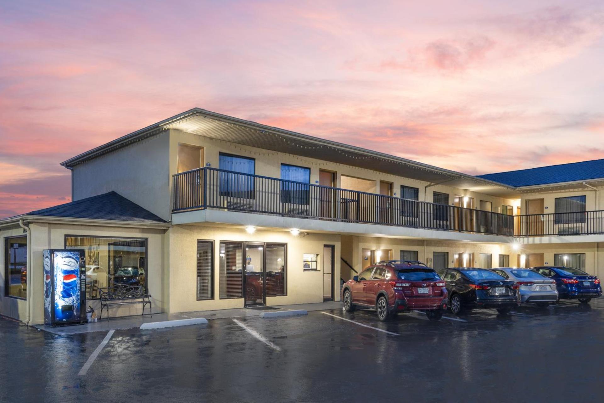 Days Inn by Wyndham St. Robert Waynesville/Ft. Leonard Wood photo 5