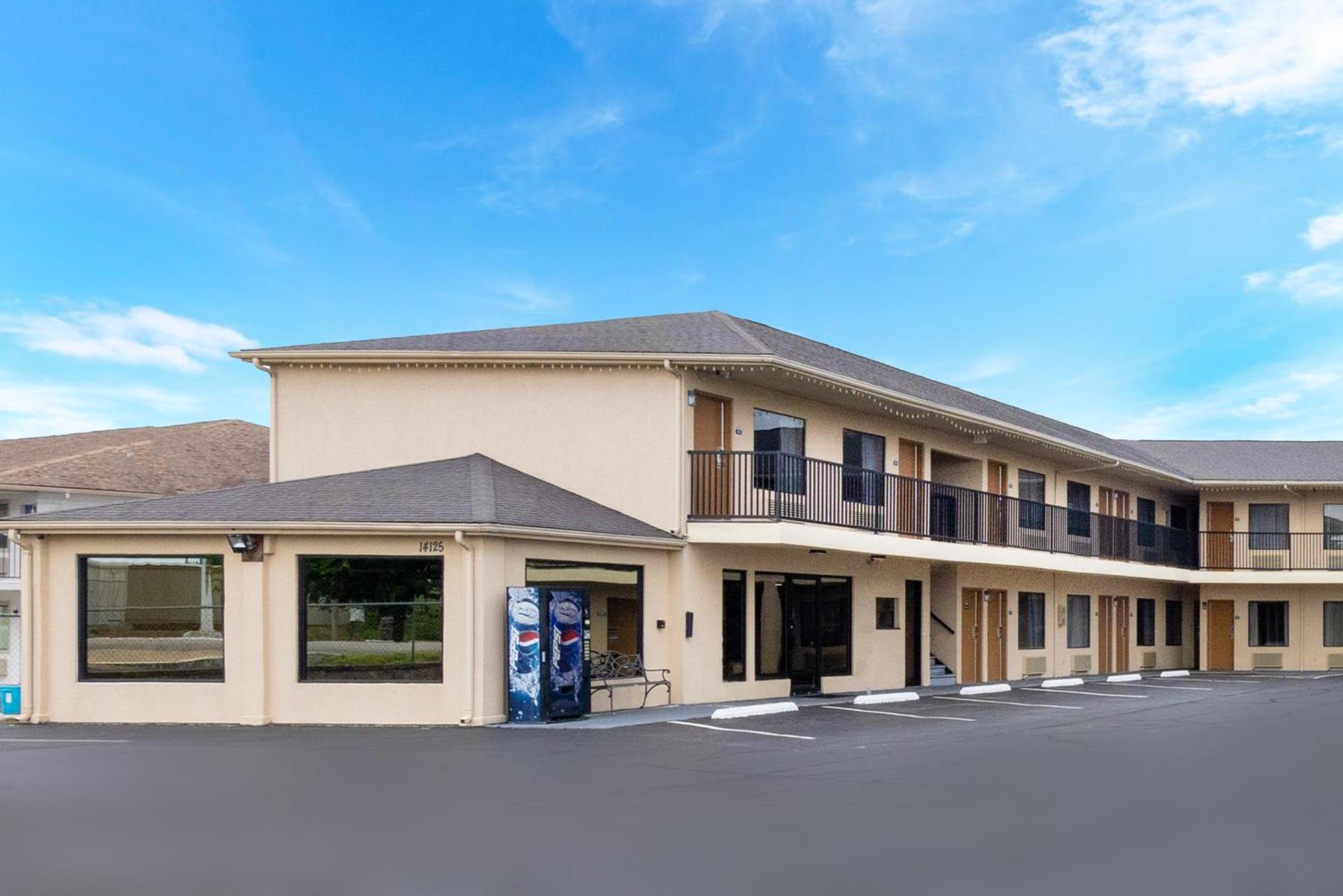 Days Inn by Wyndham St. Robert Waynesville/Ft. Leonard Wood photo 4