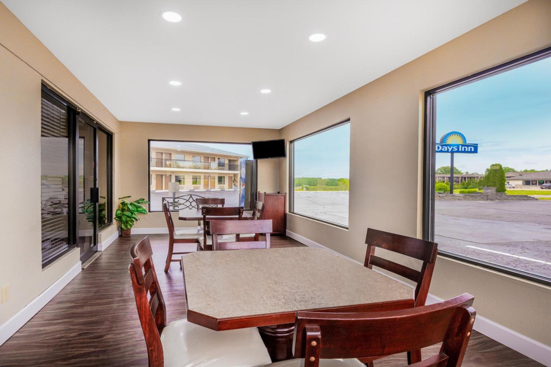 Days Inn by Wyndham St. Robert Waynesville/Ft. Leonard Wood photo 21