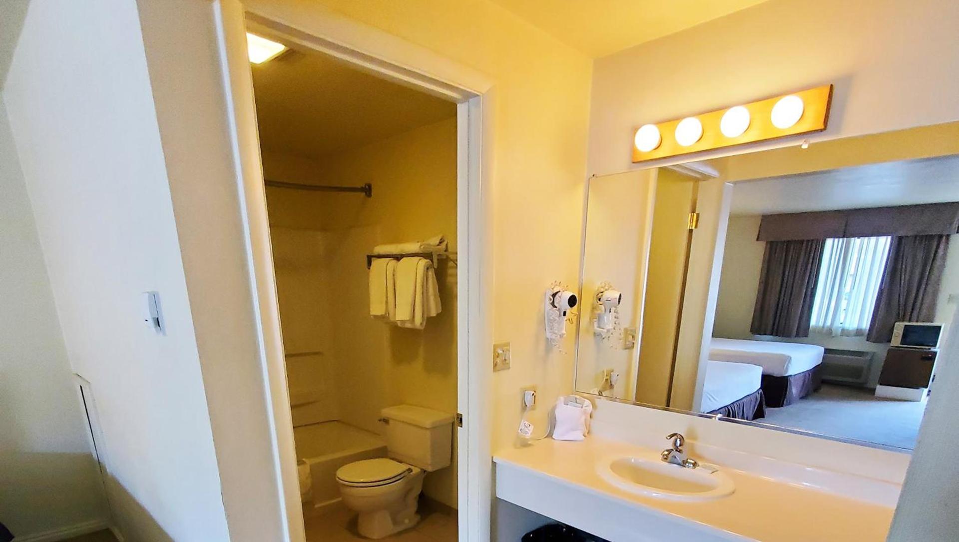 Magnuson Hotel Ely photo 26