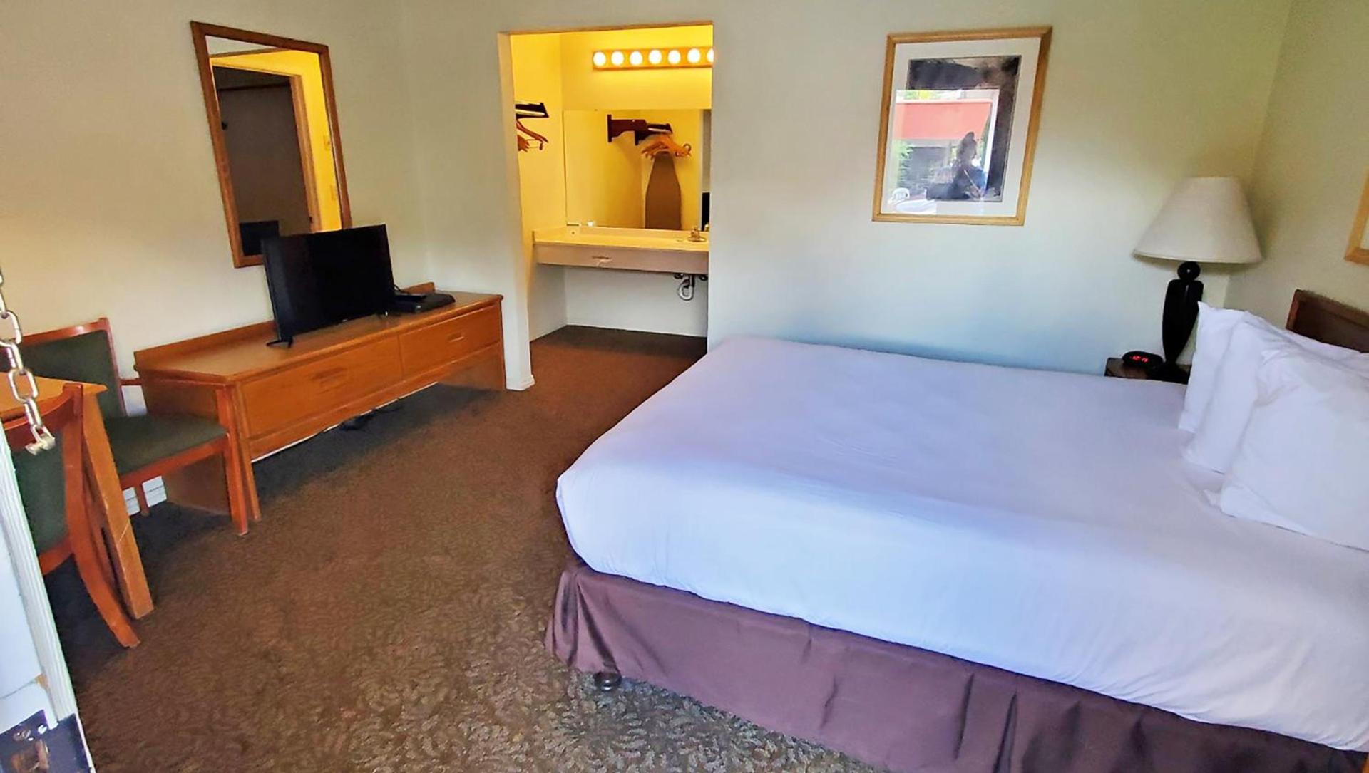 Magnuson Hotel Ely photo 11