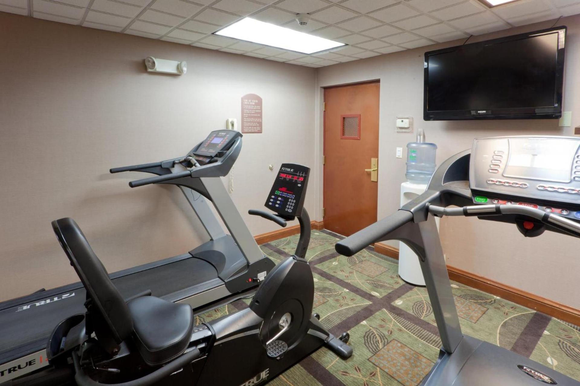 Holiday Inn Express Hotel & Suites Charleston-Southridge by IHG photo 28