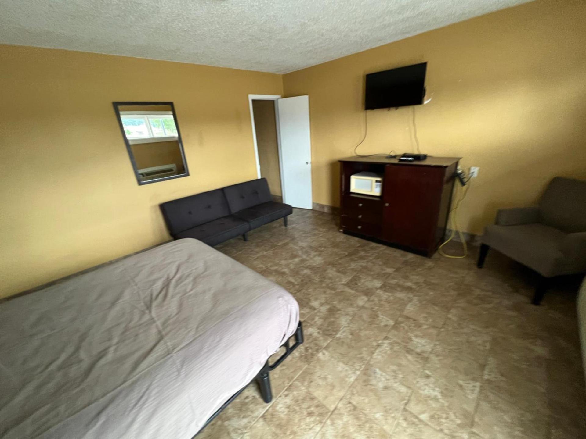 Budget Inn Decatur Priceville photo 17