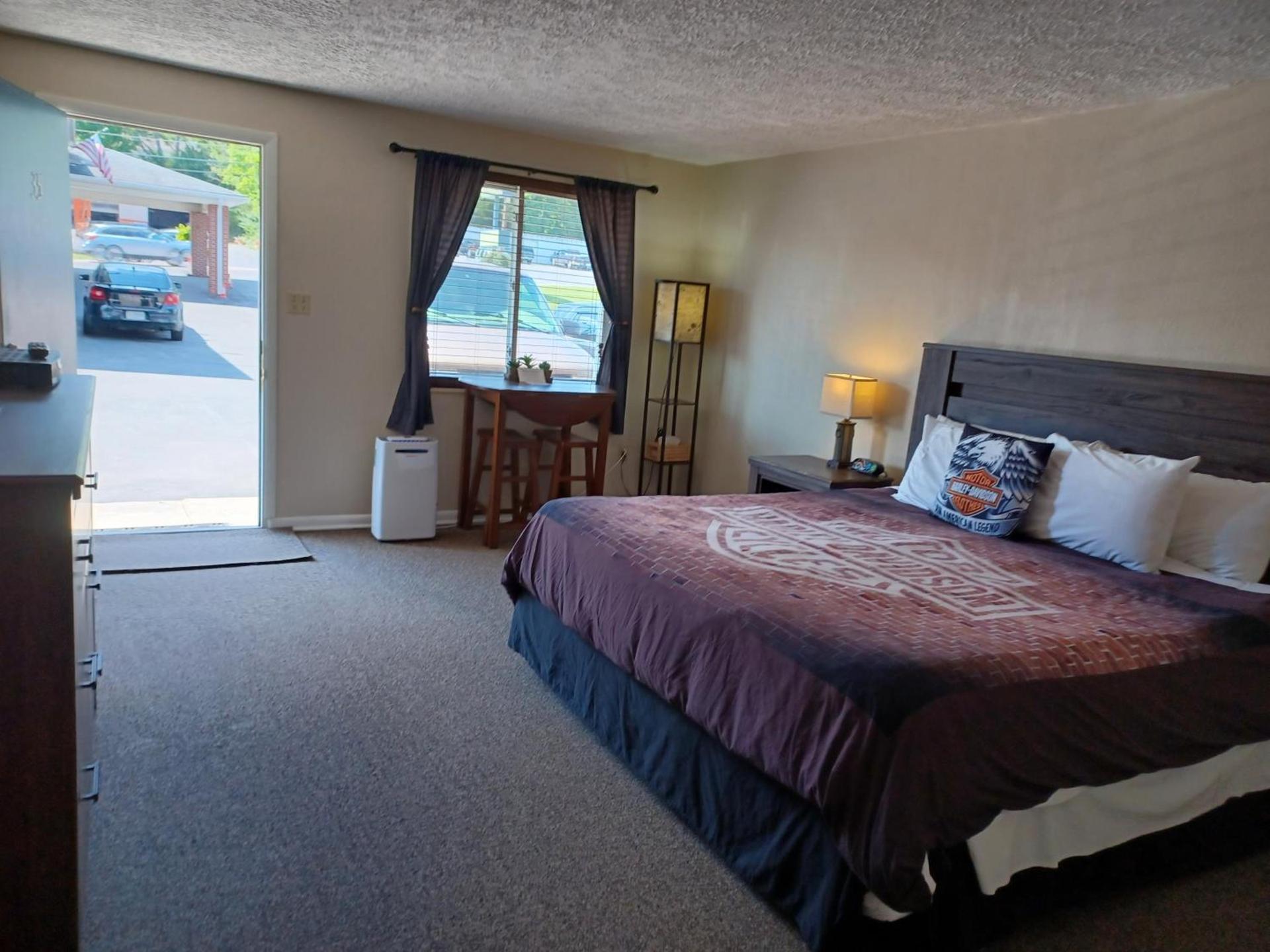 Oakland Motel photo 14