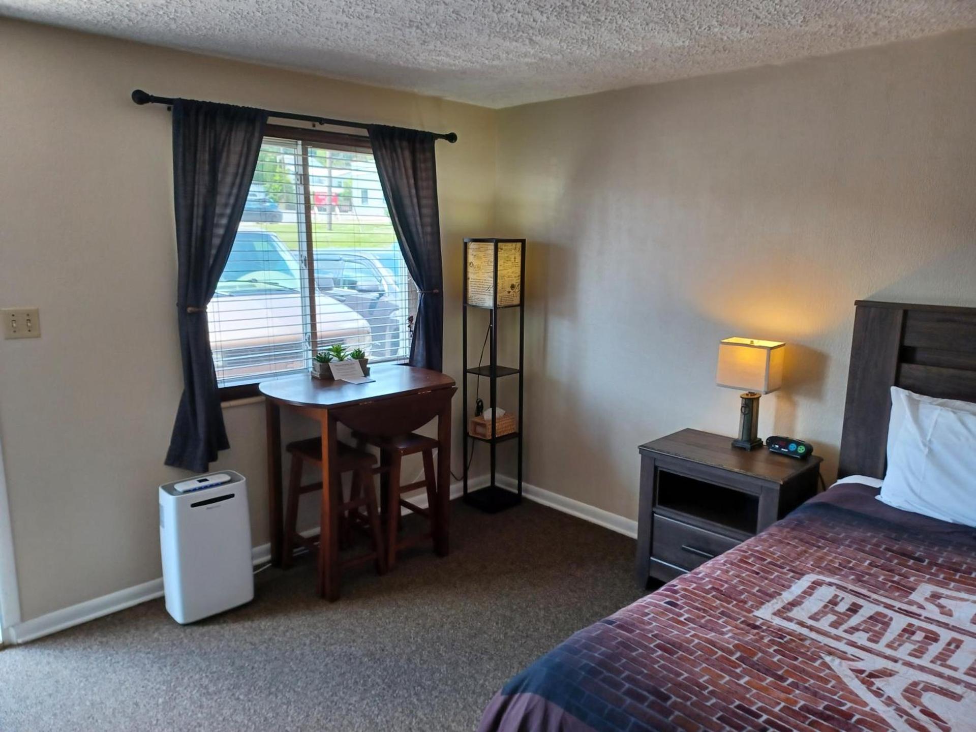 Oakland Motel photo 17