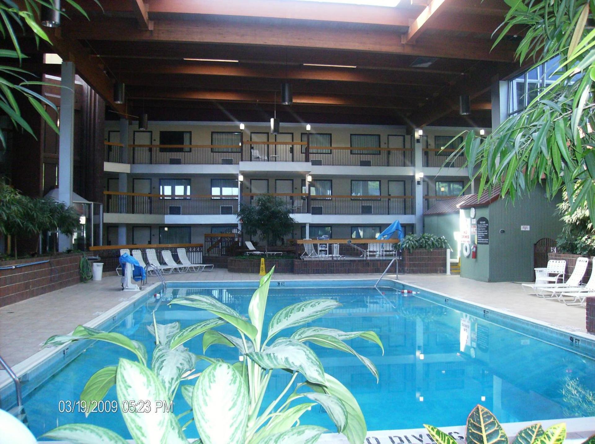 Ramada by Wyndham Beaver Falls photo 16