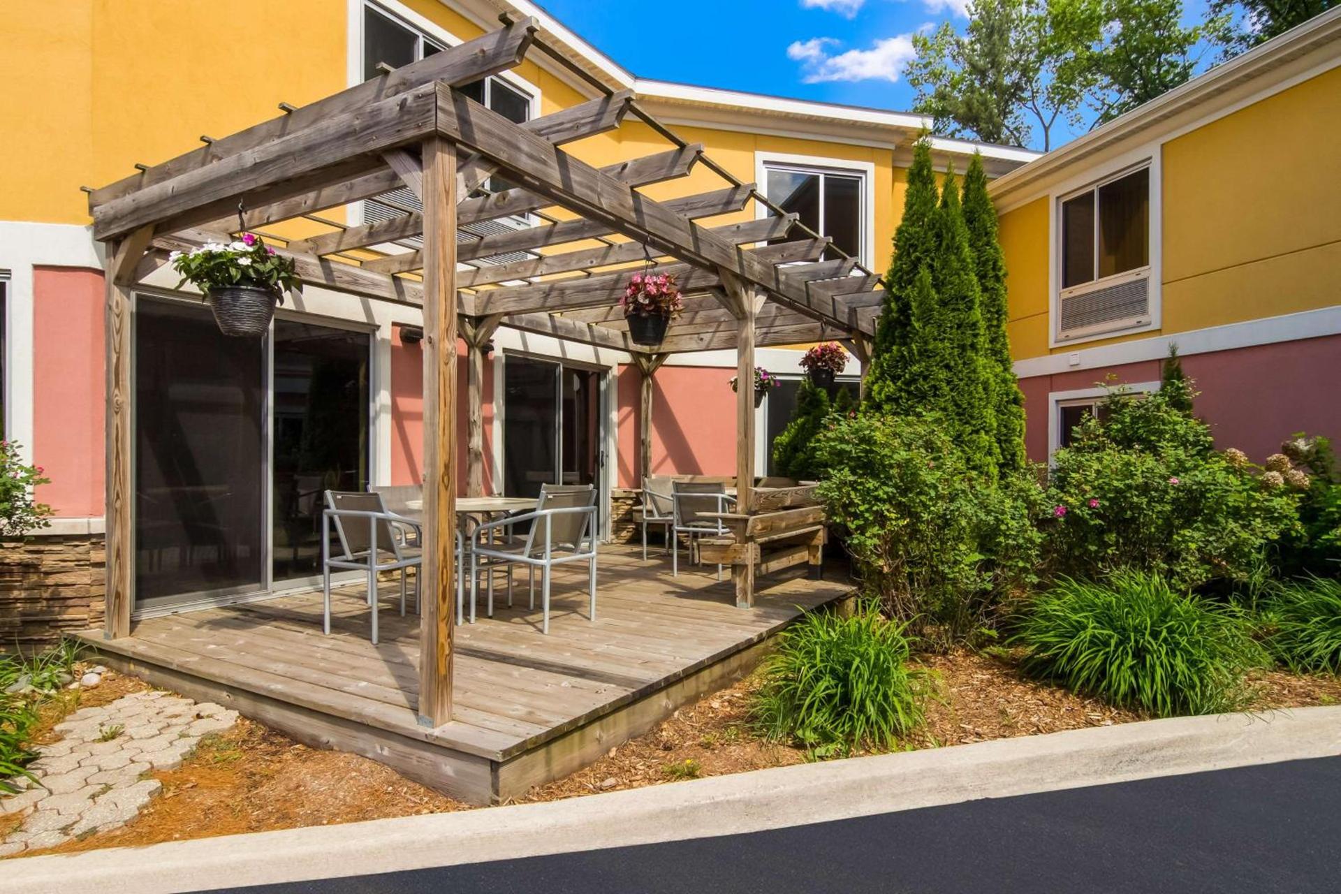Best Western Plus Traverse City photo 36