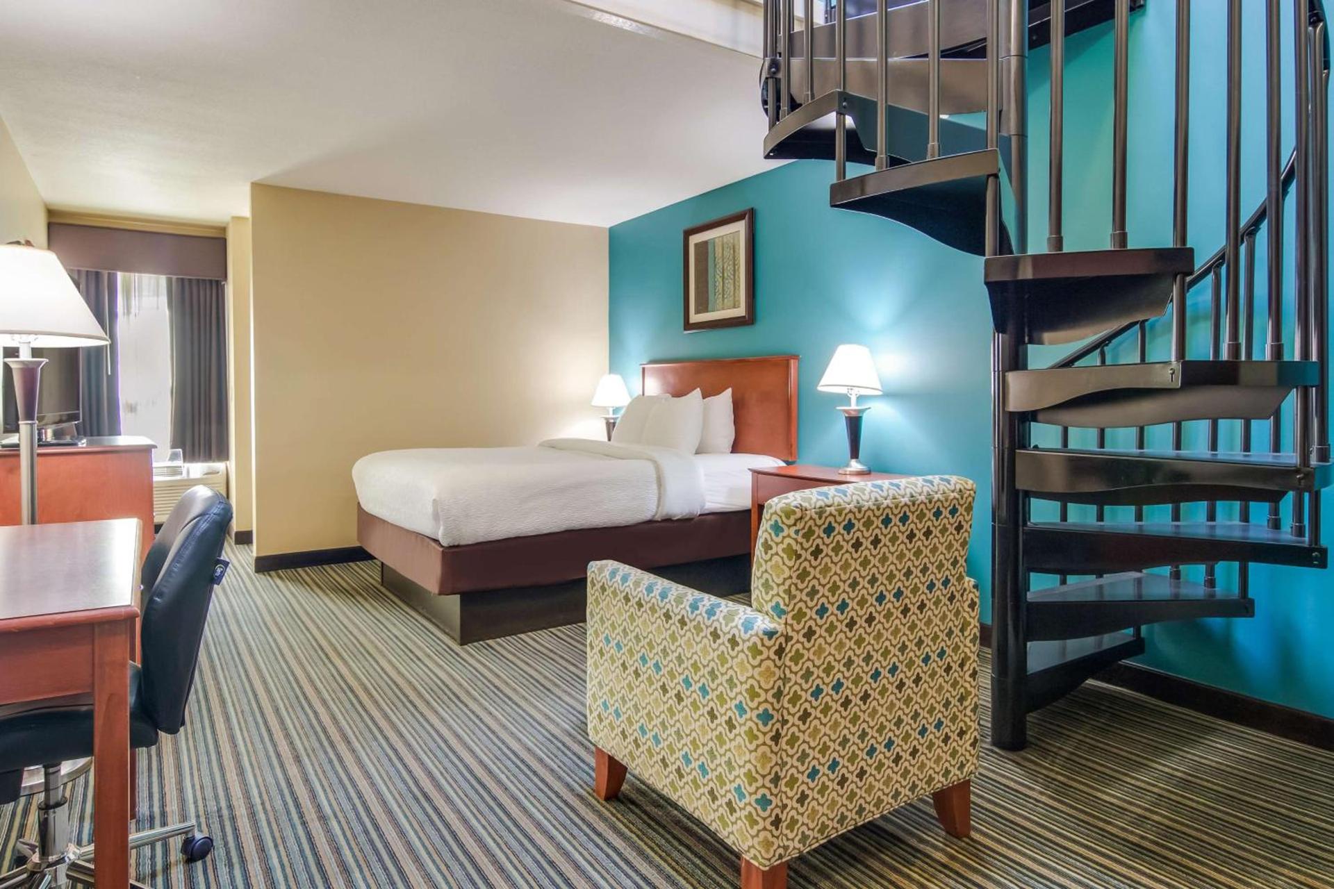 Best Western Plus Traverse City photo 12