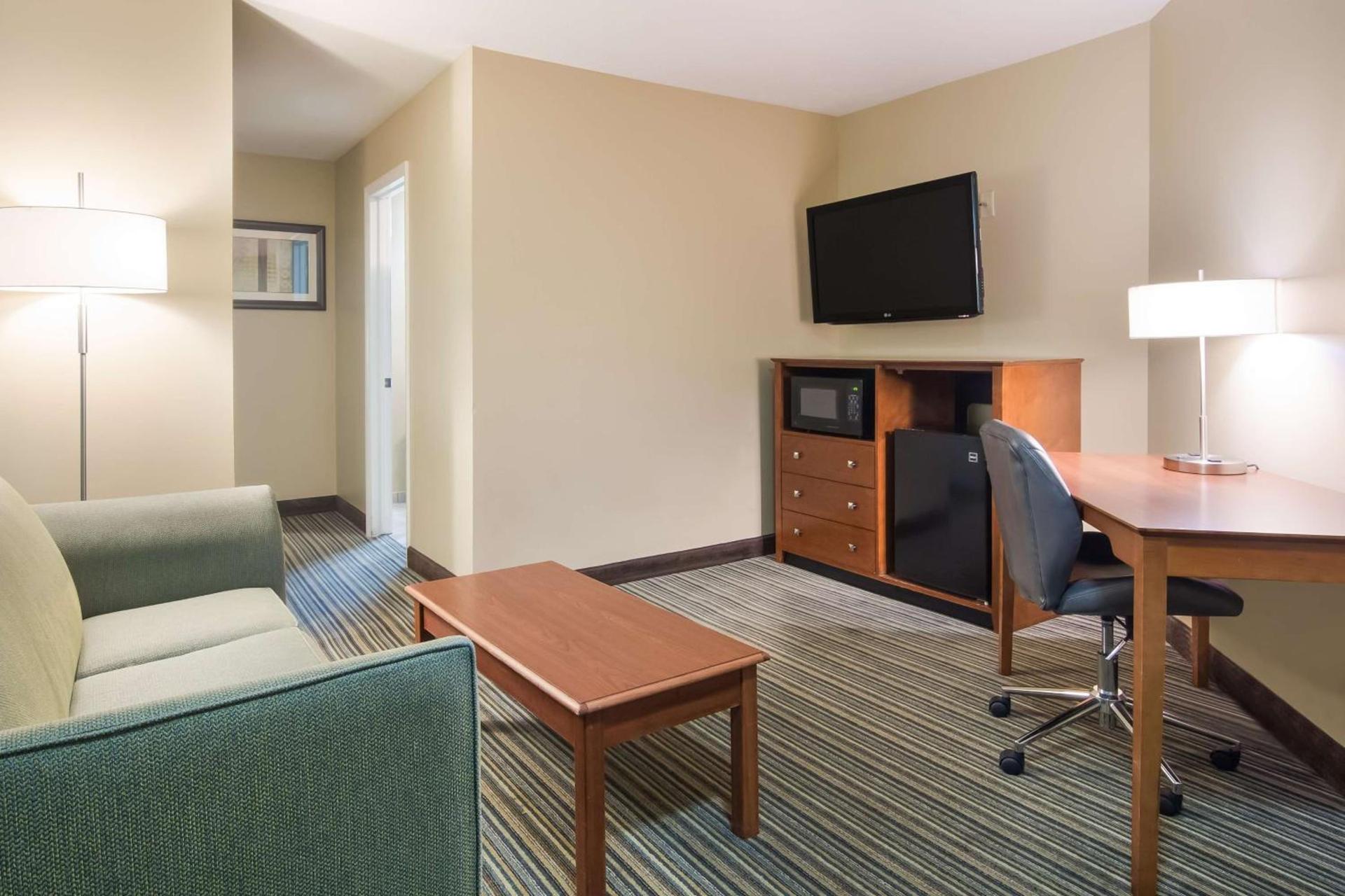 Best Western Plus Traverse City photo 17
