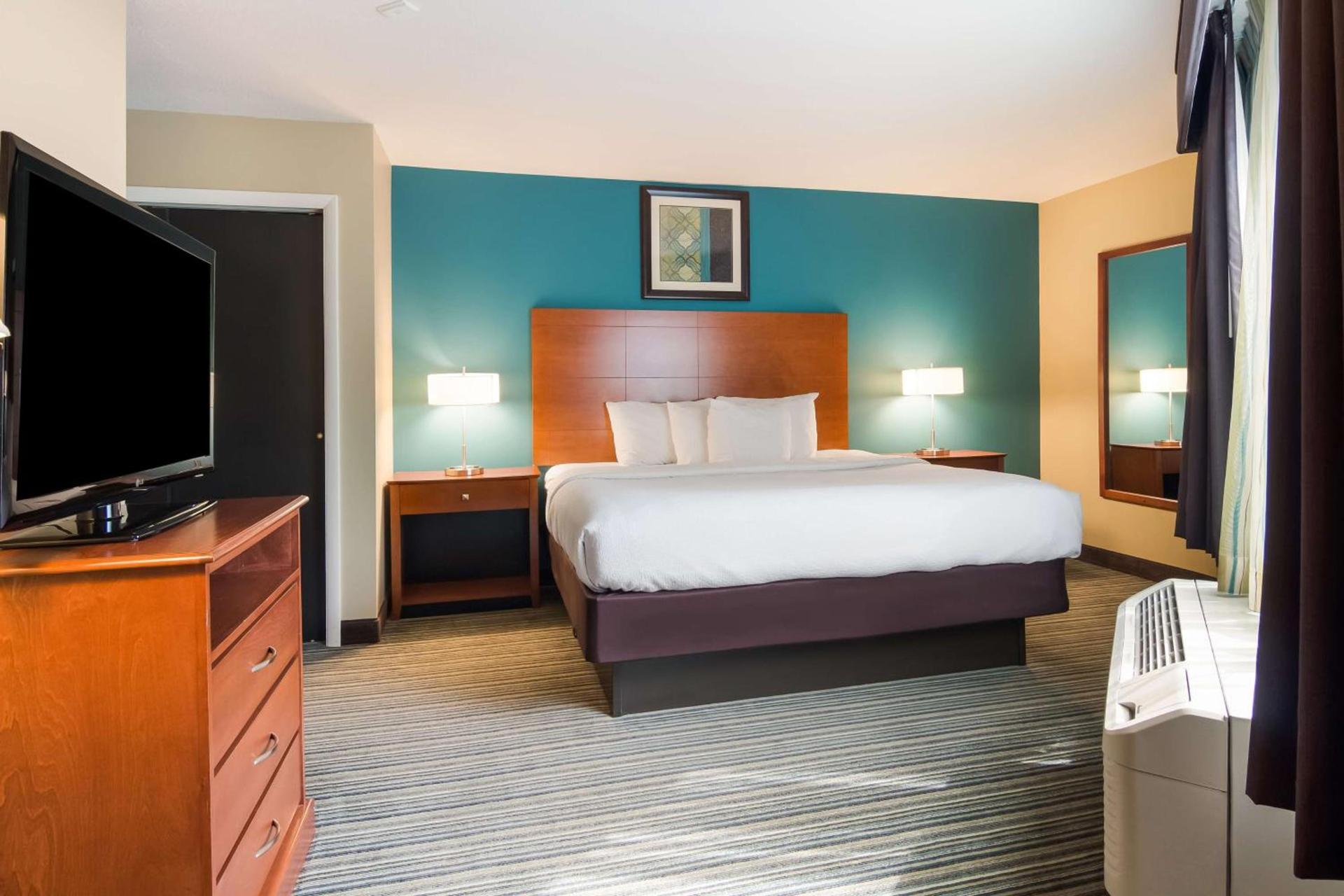 Best Western Plus Traverse City photo 4