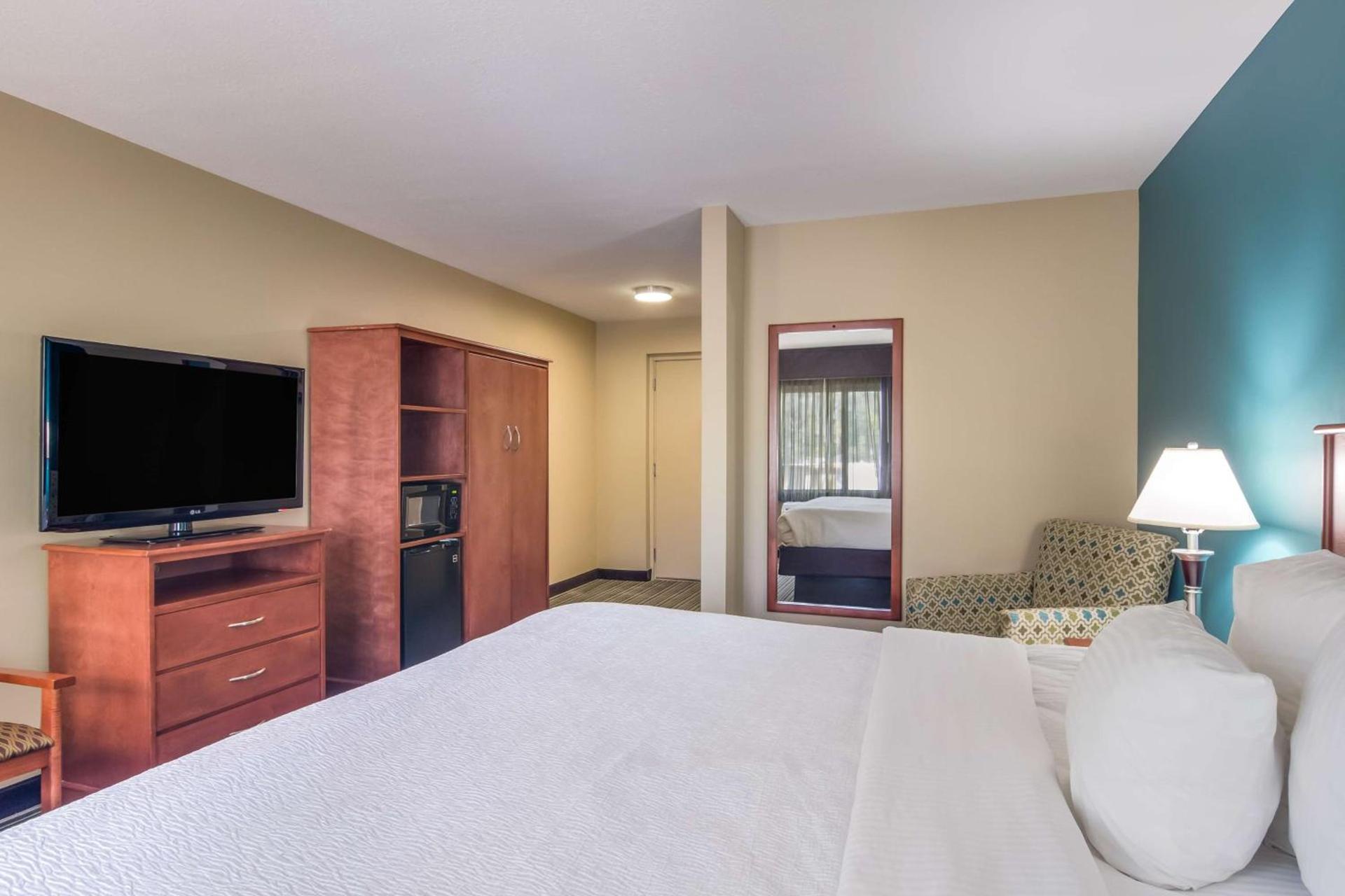 Best Western Plus Traverse City photo 20