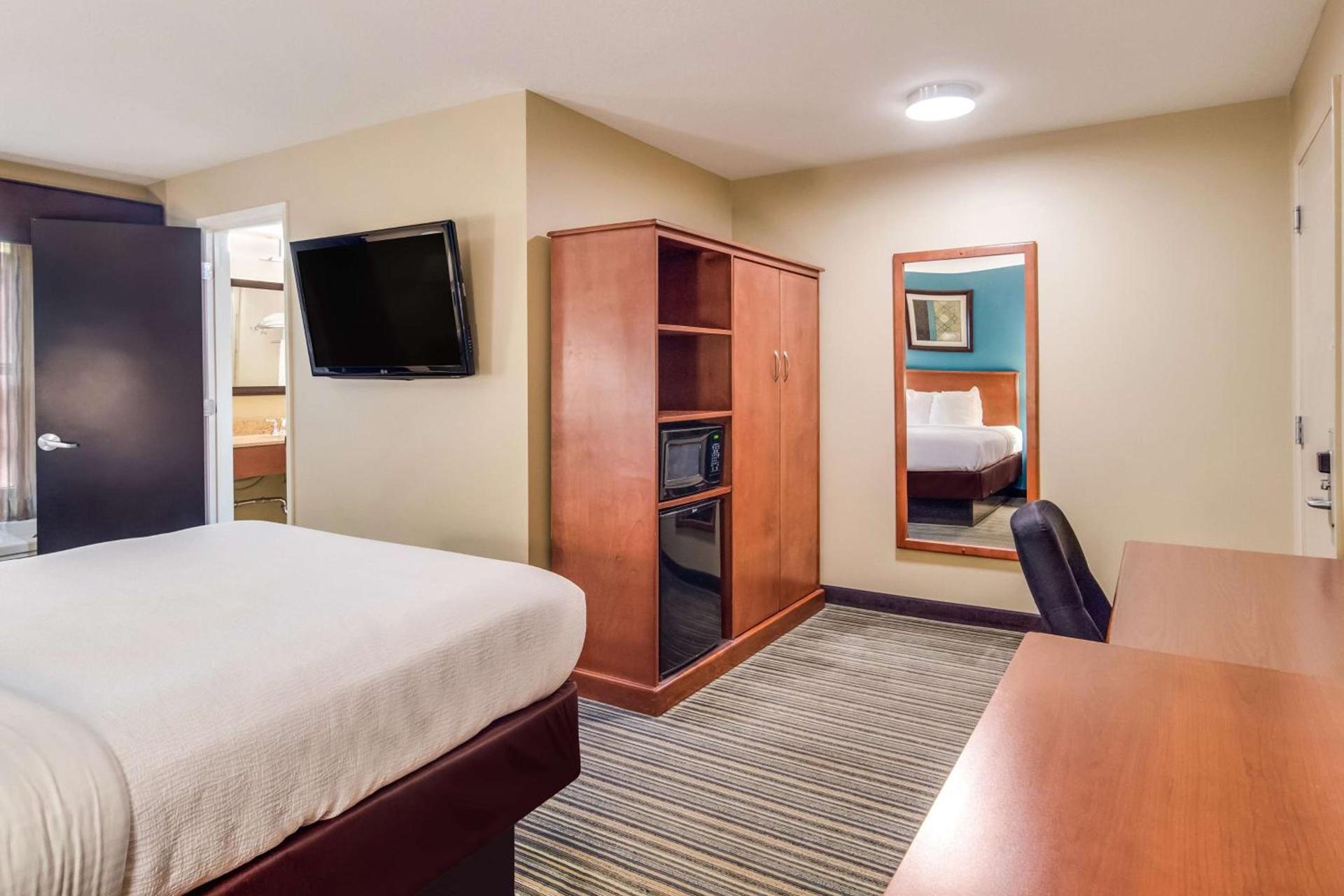 Best Western Plus Traverse City photo 21