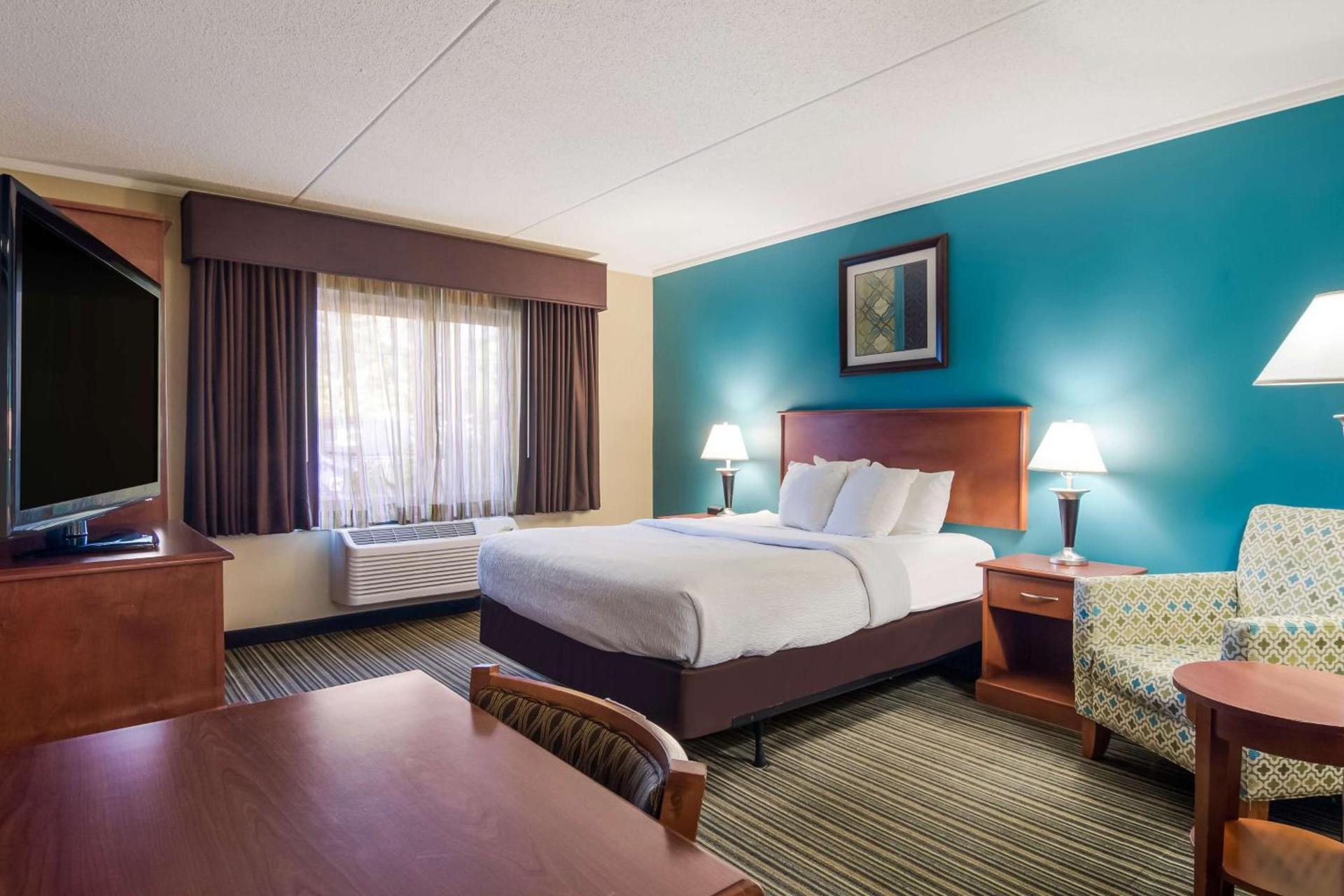 Best Western Plus Traverse City photo 3