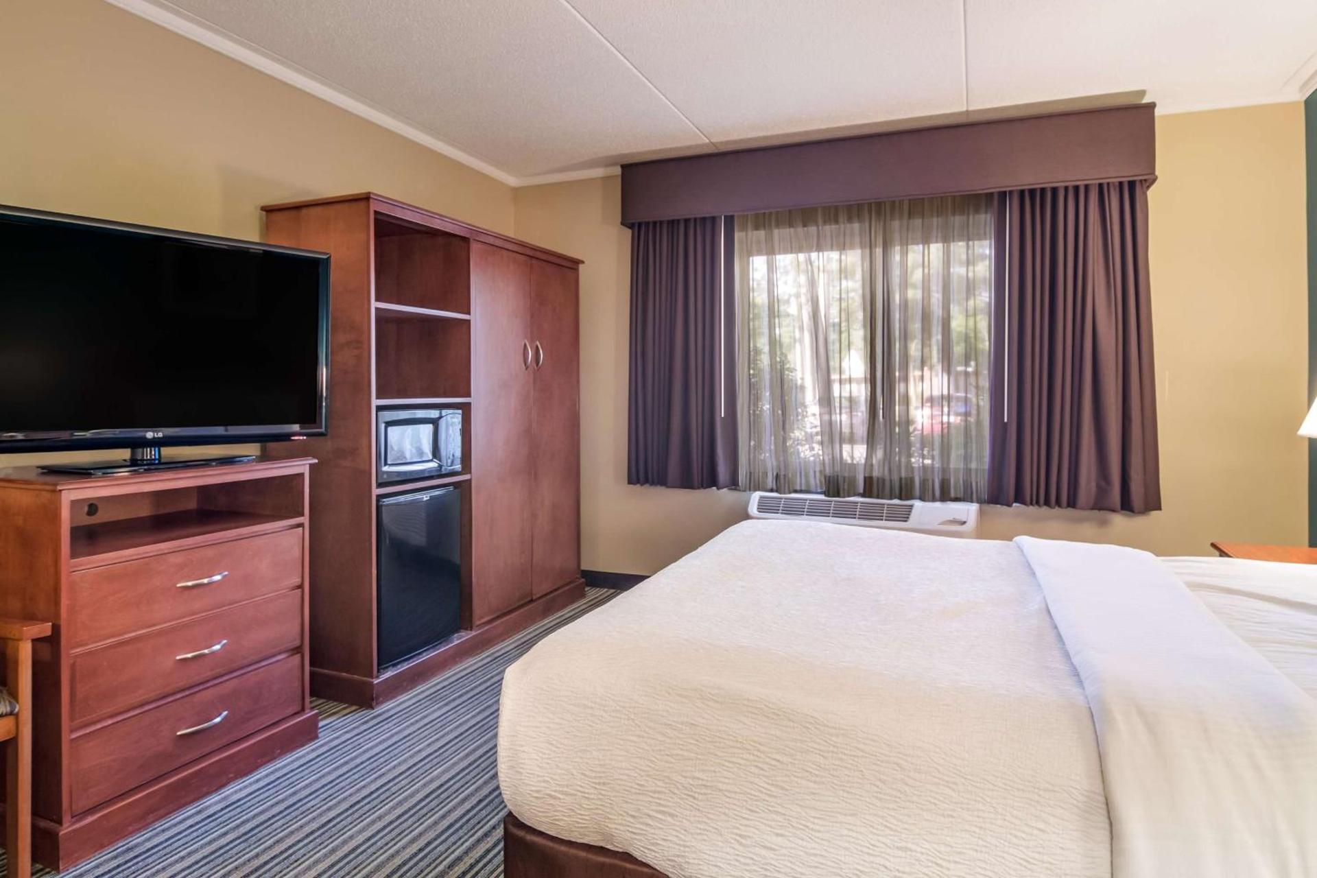 Best Western Plus Traverse City photo 23