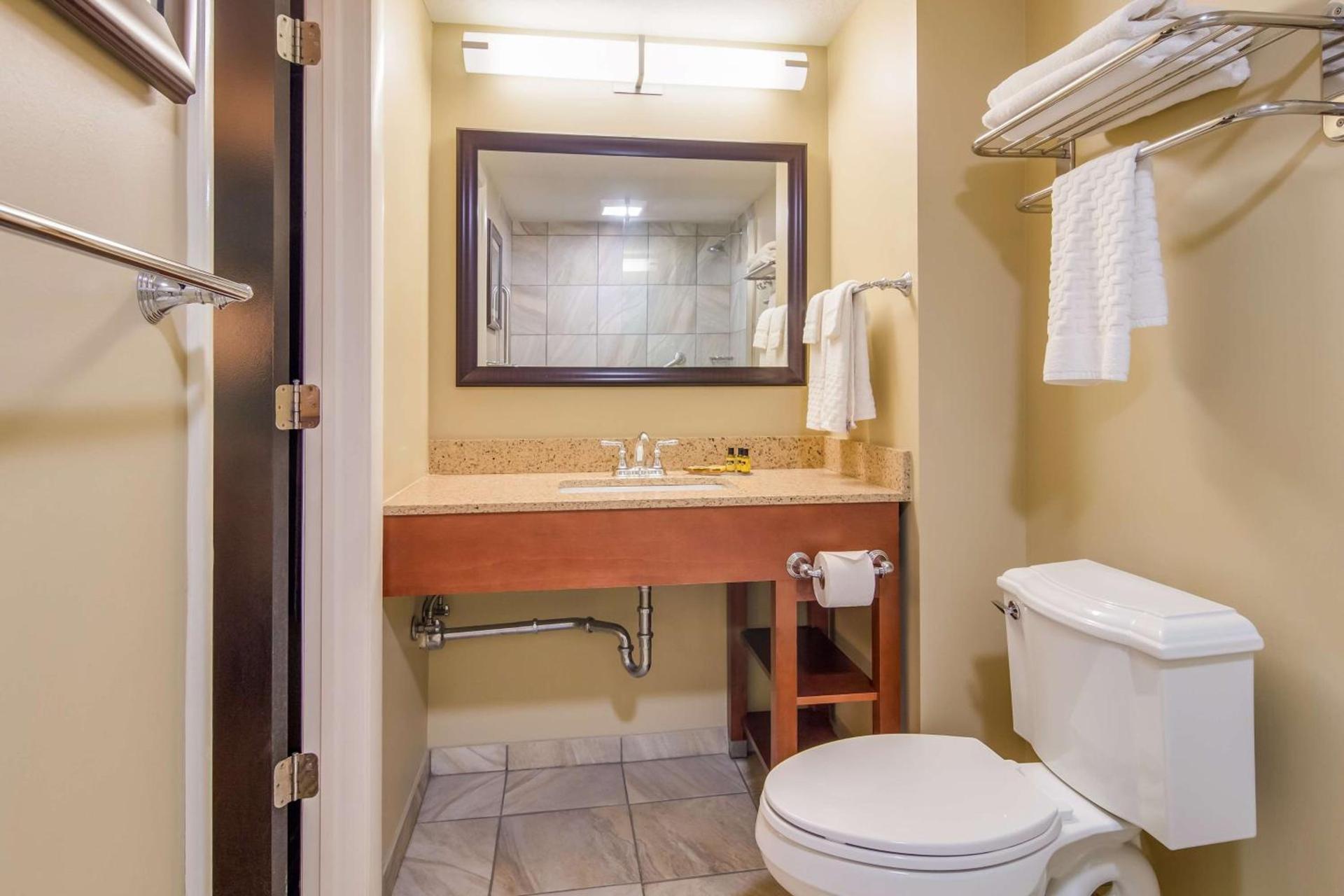 Best Western Plus Traverse City photo 27