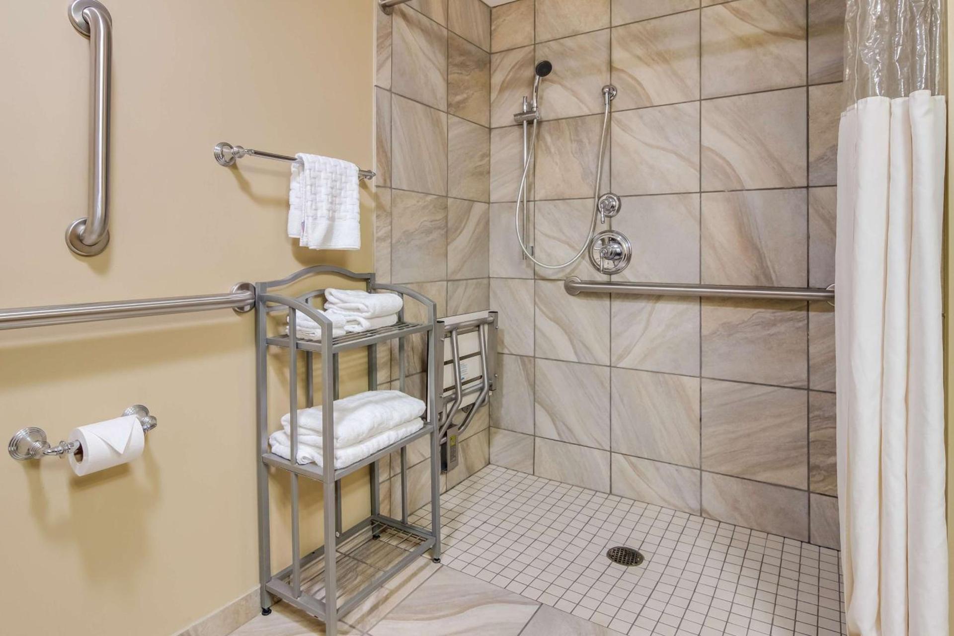 Best Western Plus Traverse City photo 30