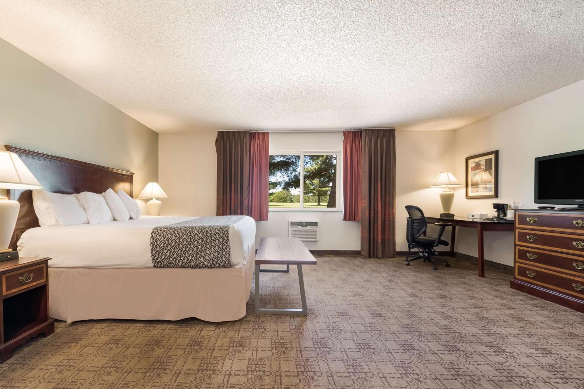 SureStay Hotel by Best Western Thomson photo 2