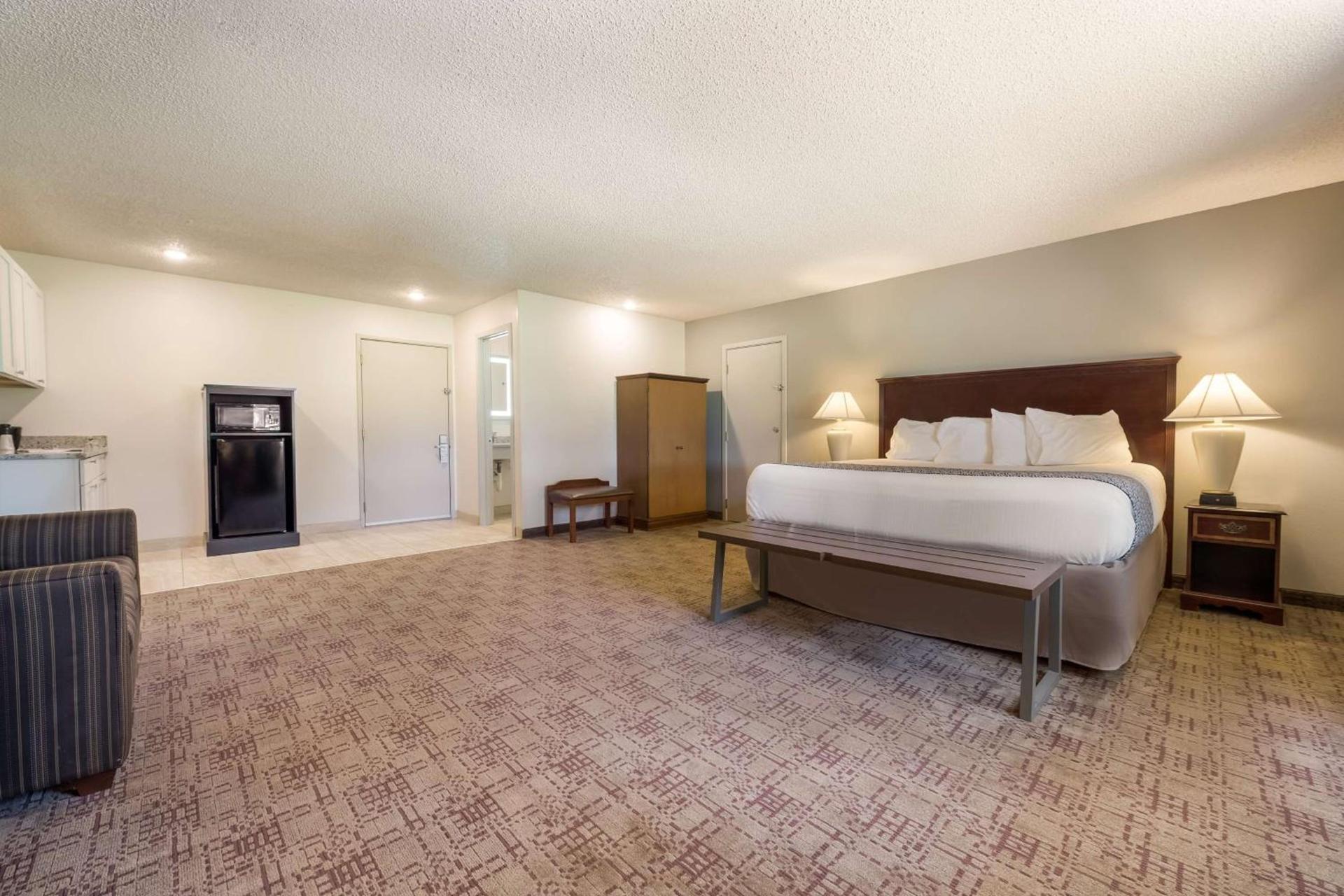 SureStay Hotel by Best Western Thomson photo 12
