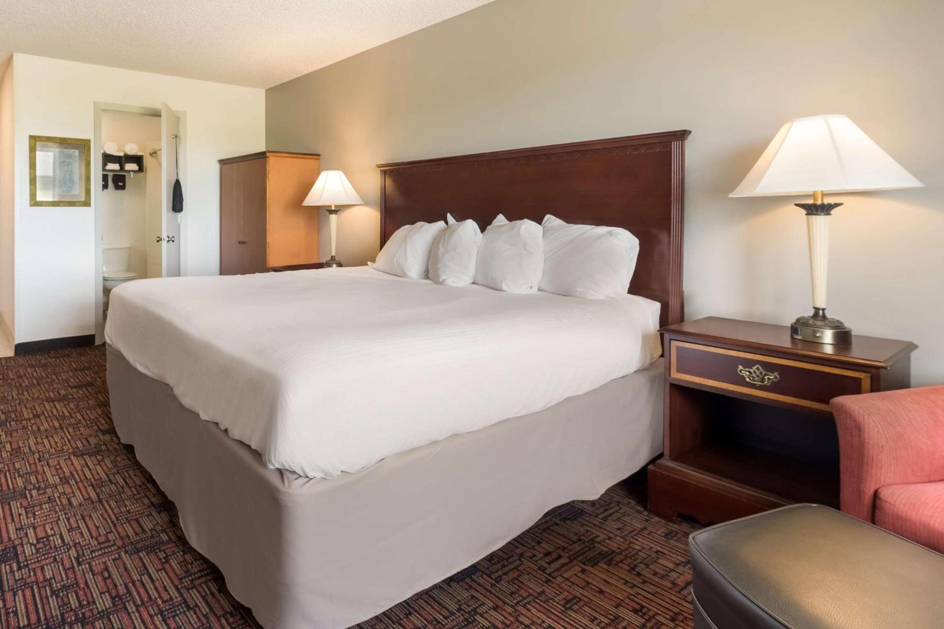 SureStay Hotel by Best Western Thomson photo 14