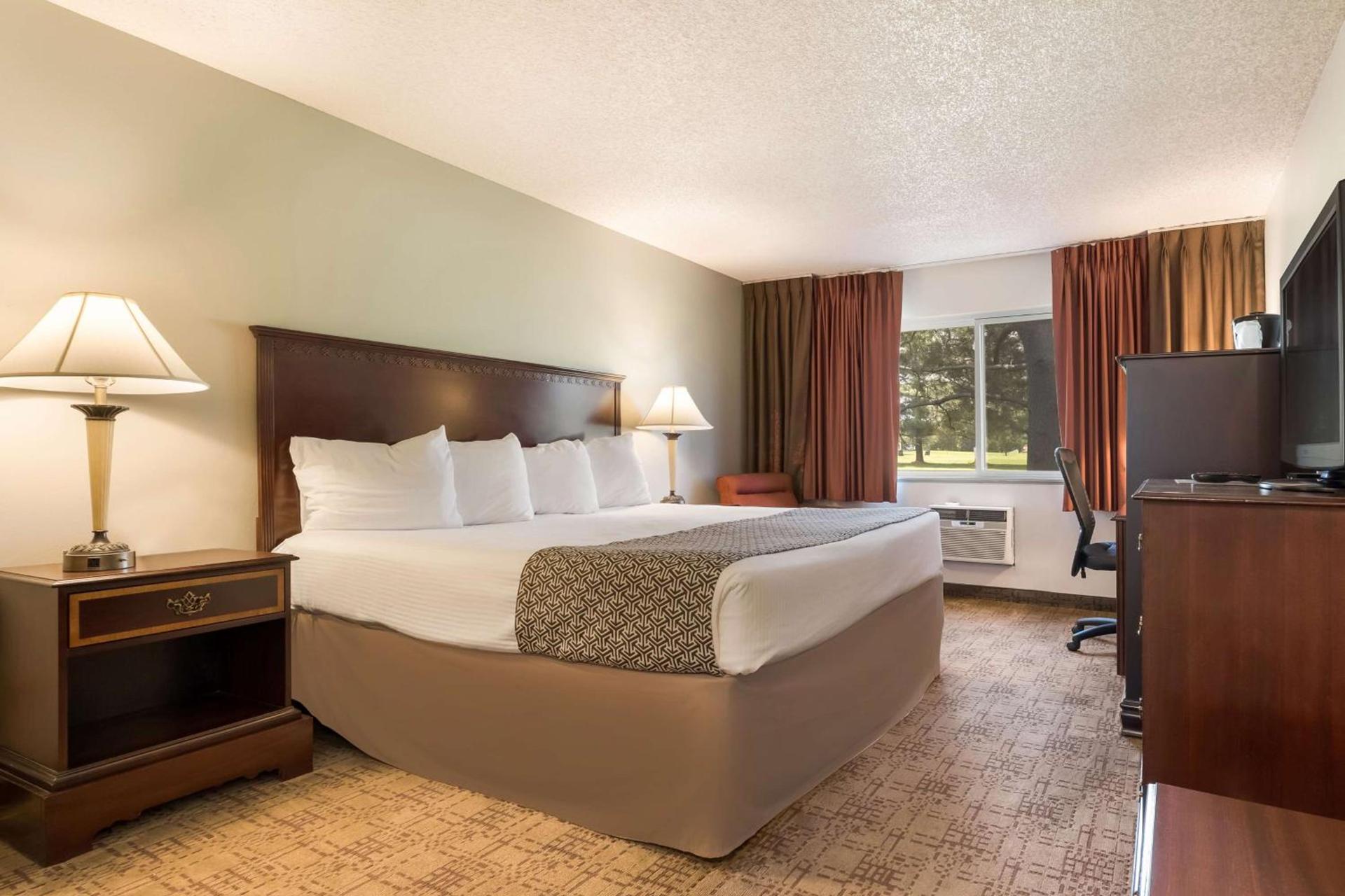 SureStay Hotel by Best Western Thomson photo 17