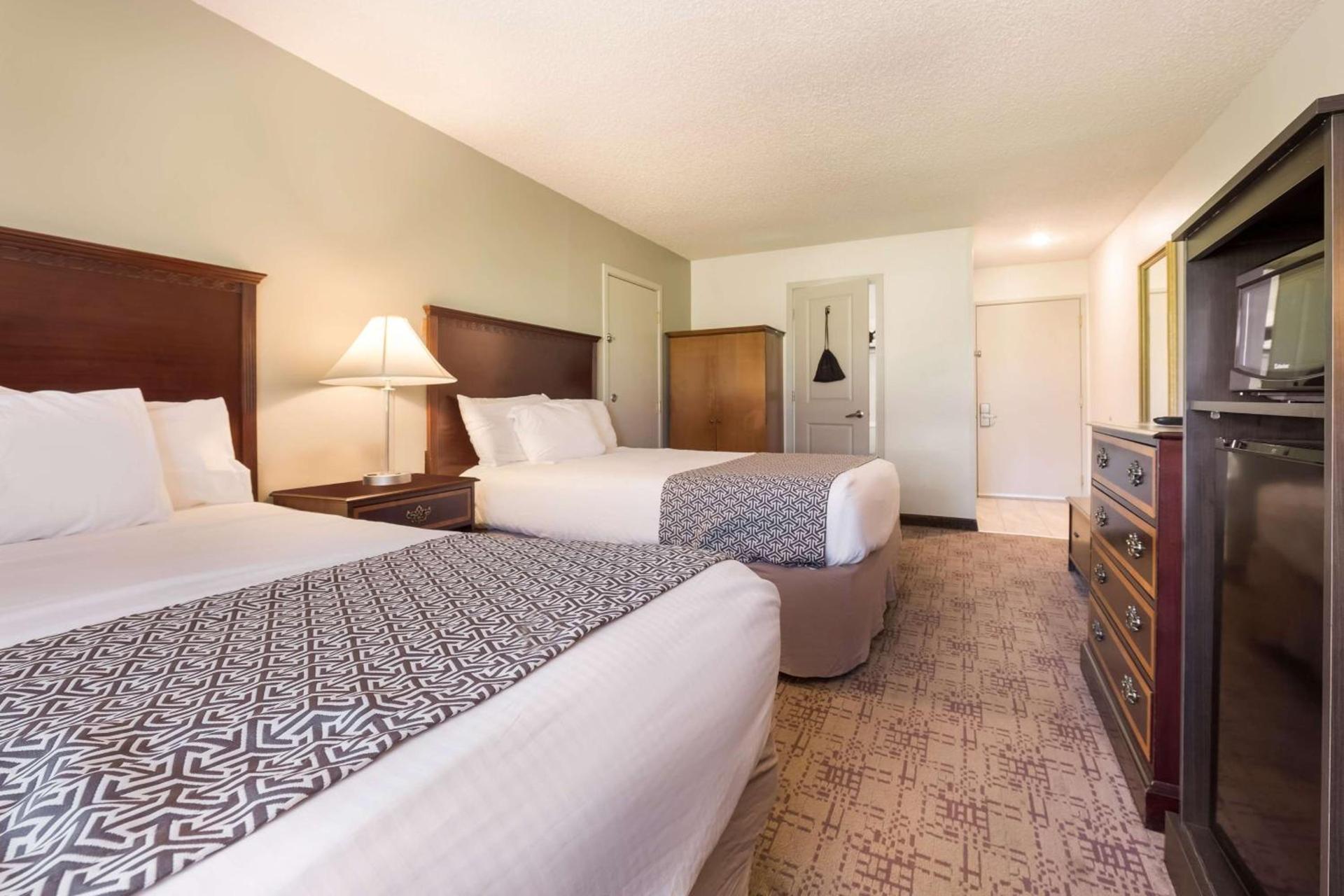 SureStay Hotel by Best Western Thomson photo 21