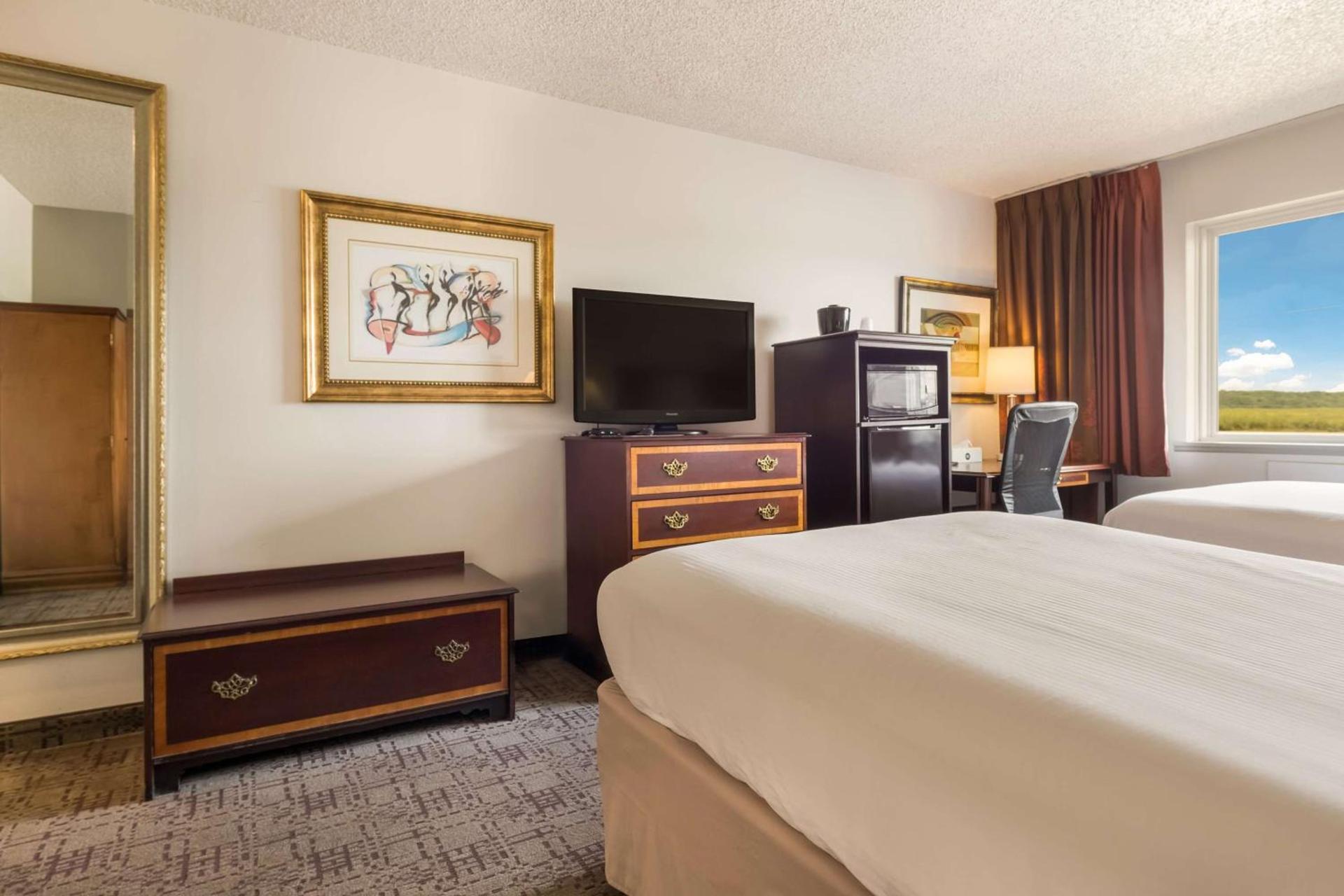 SureStay Hotel by Best Western Thomson photo 27