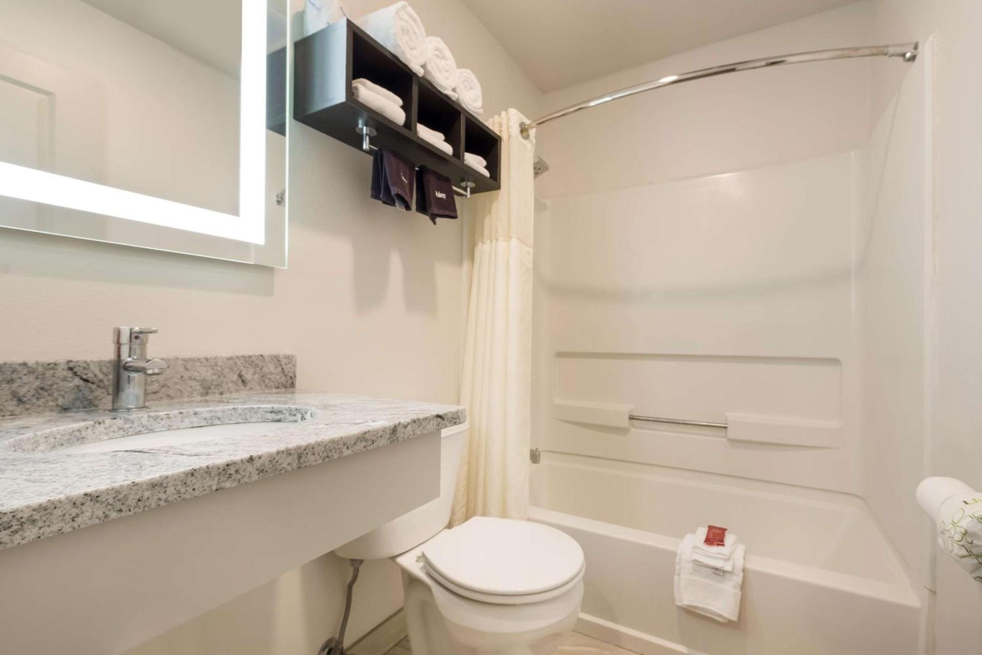 SureStay Hotel by Best Western Thomson photo 13