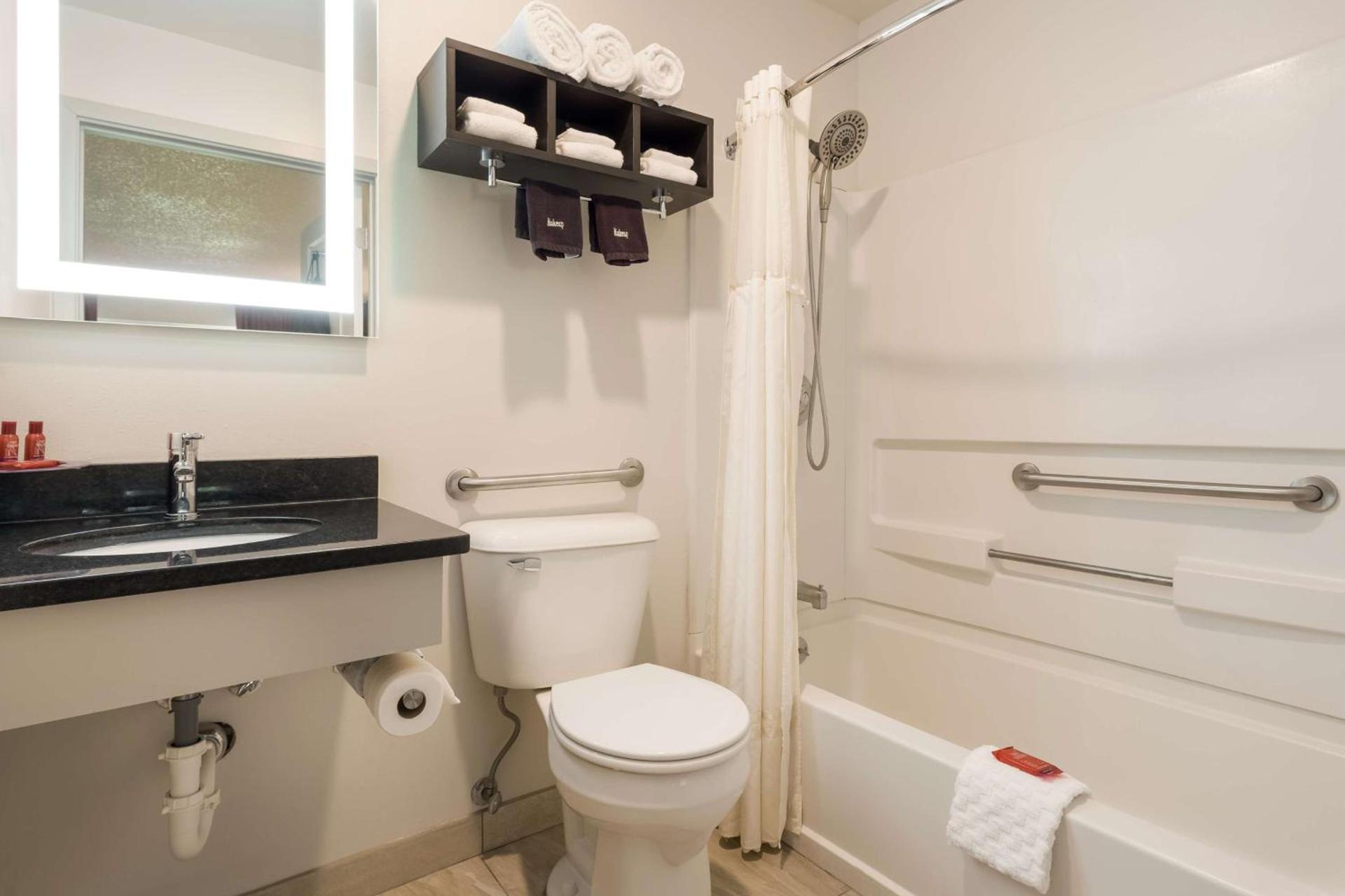 SureStay Hotel by Best Western Thomson photo 20