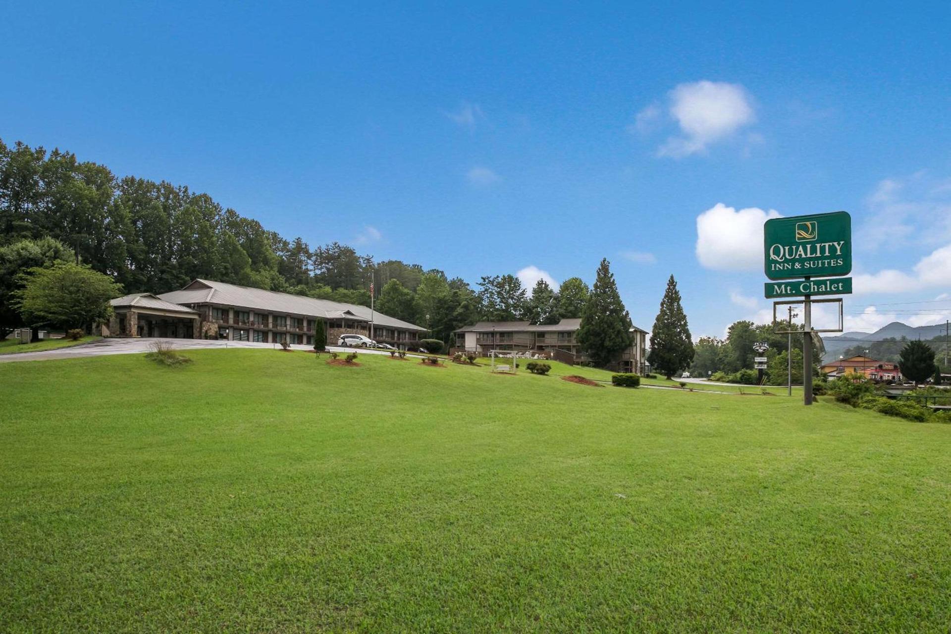 Quality Inn & Suites Mt Chalet photo 2
