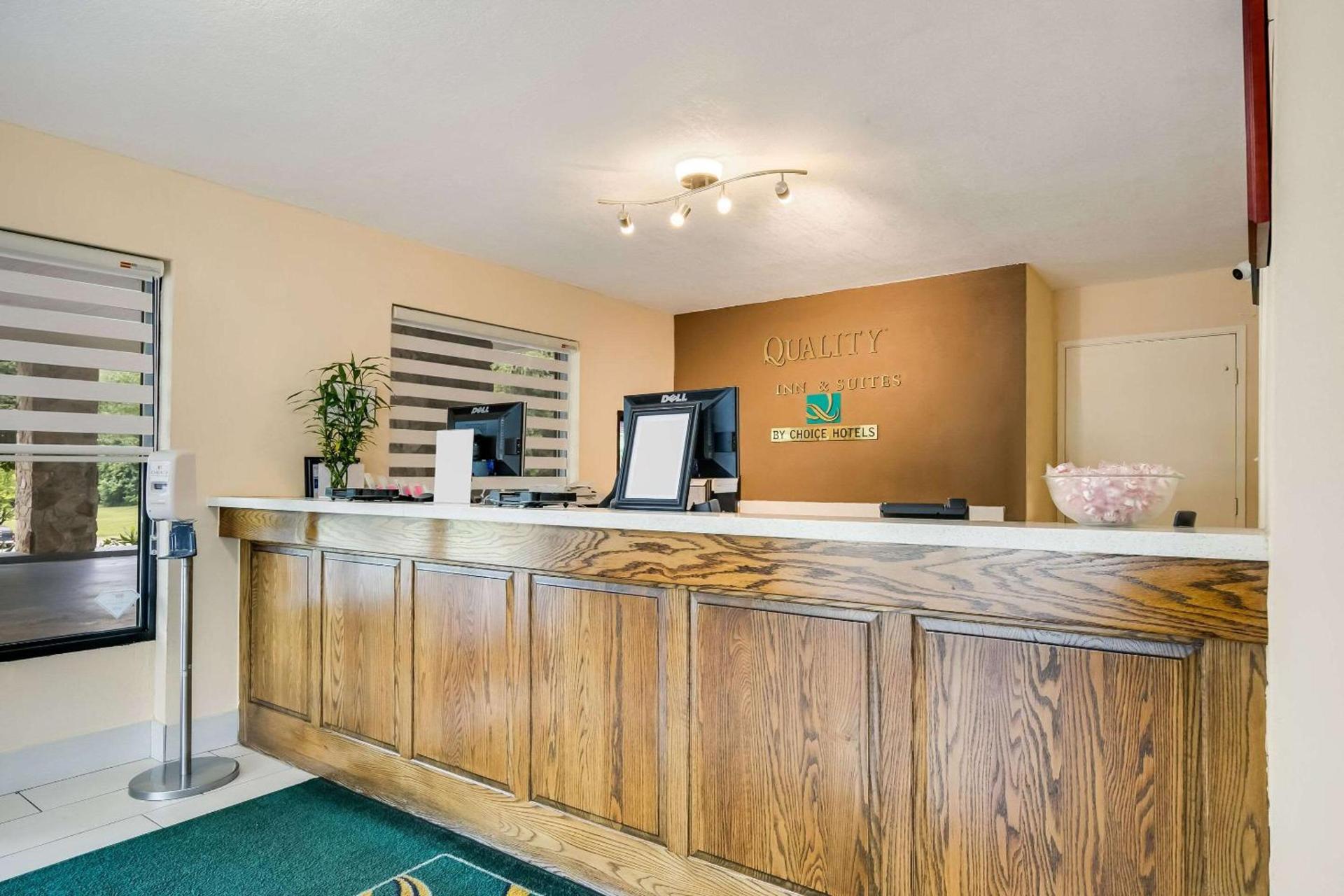Quality Inn & Suites Mt Chalet photo 5