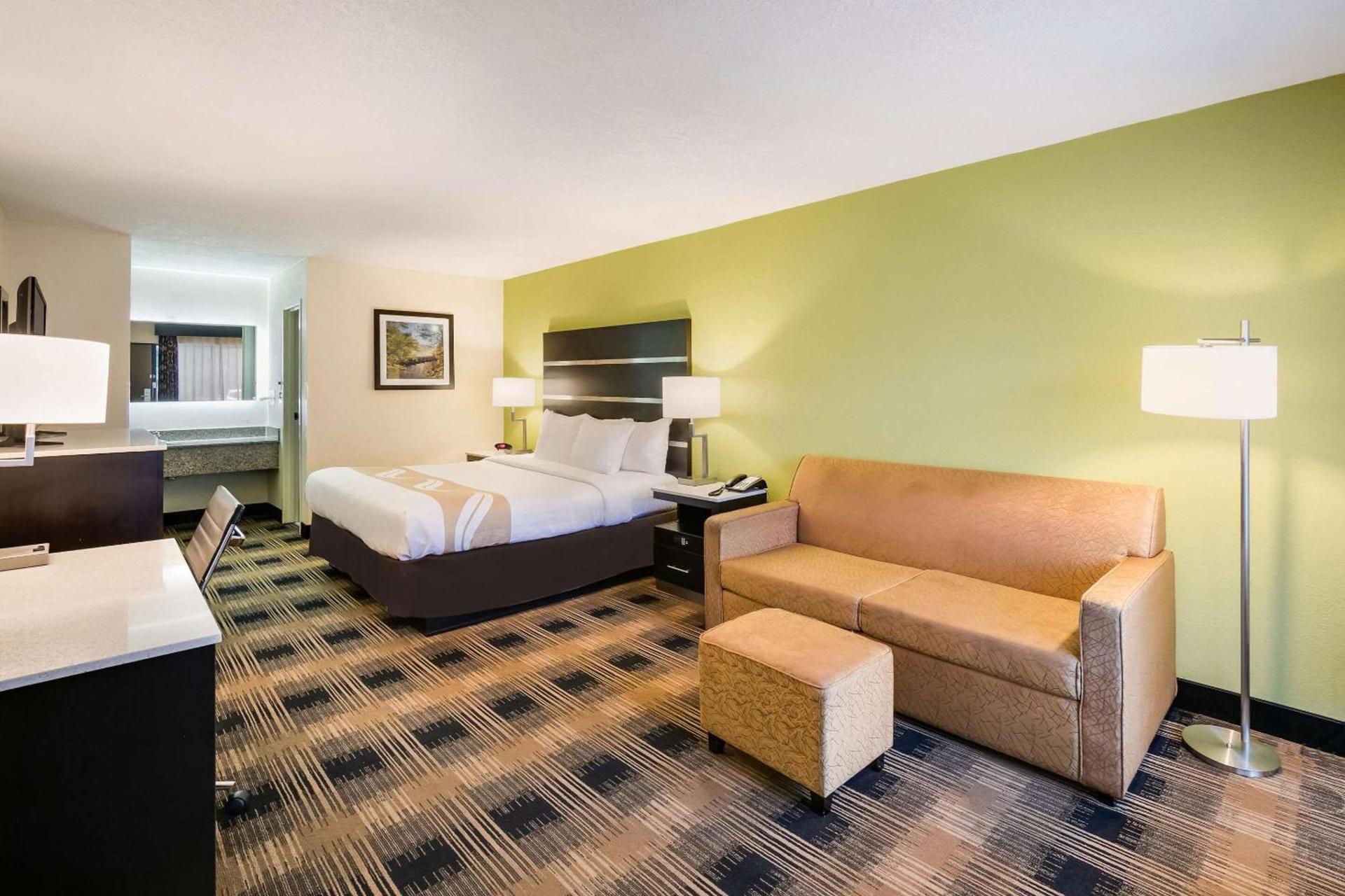 Quality Inn & Suites Mt Chalet photo 7