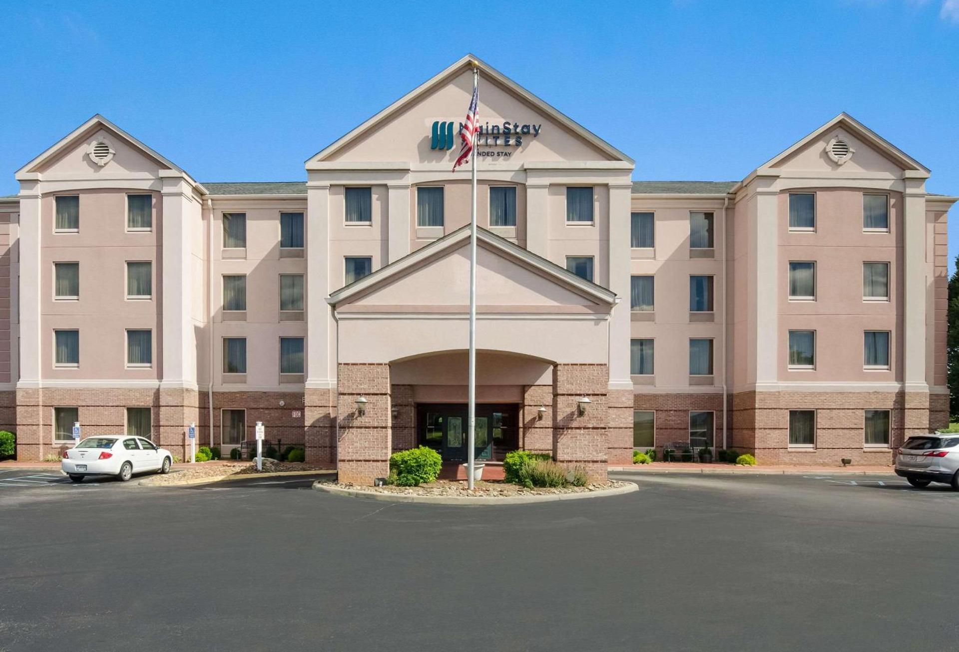 MainStay Suites Roanoke Airport photo 1