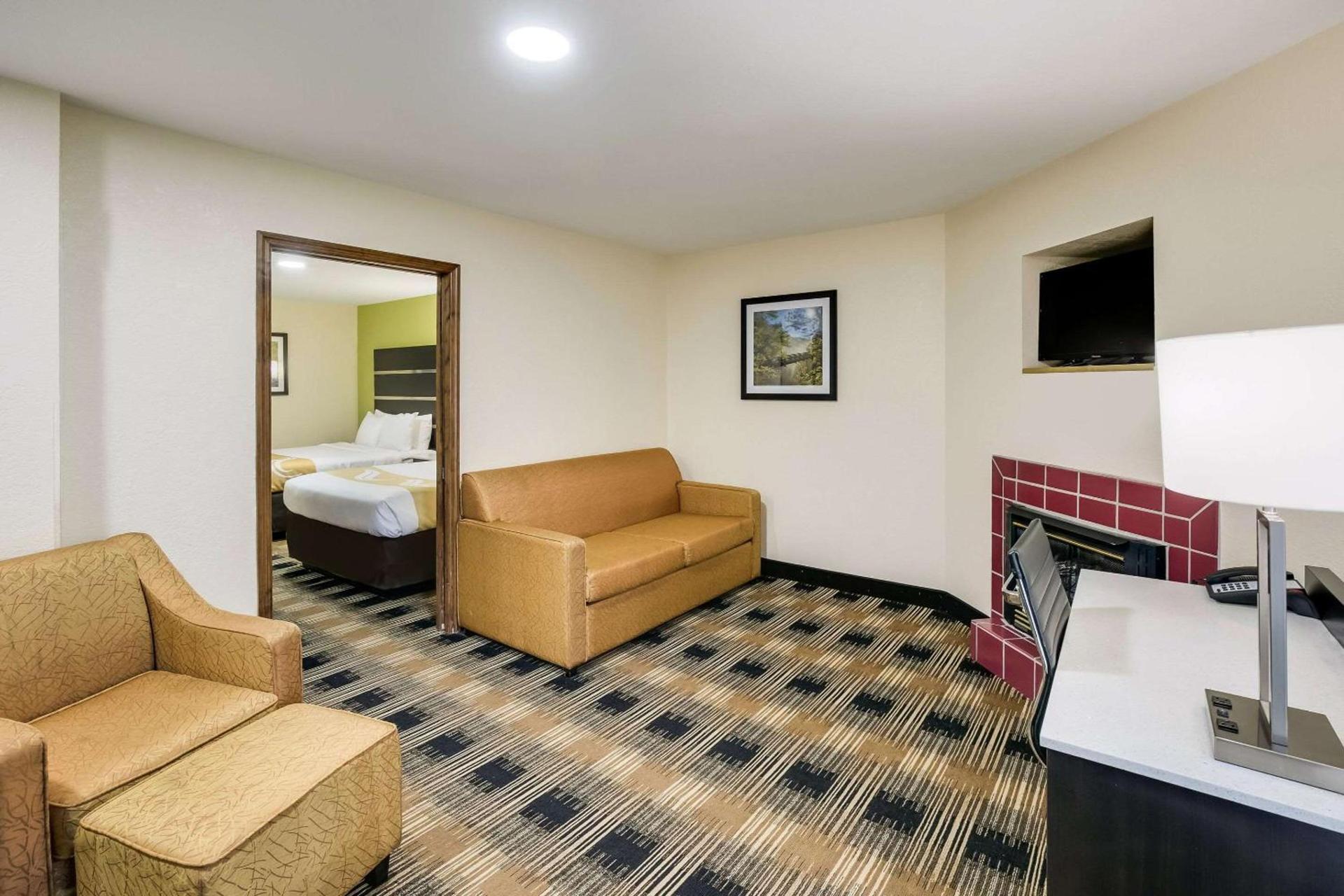 Quality Inn & Suites Mt Chalet photo 16