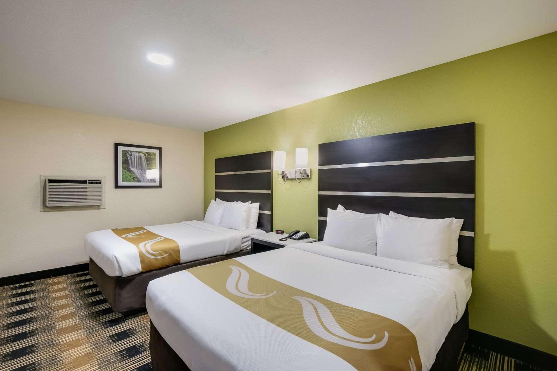 Quality Inn & Suites Mt Chalet photo 20