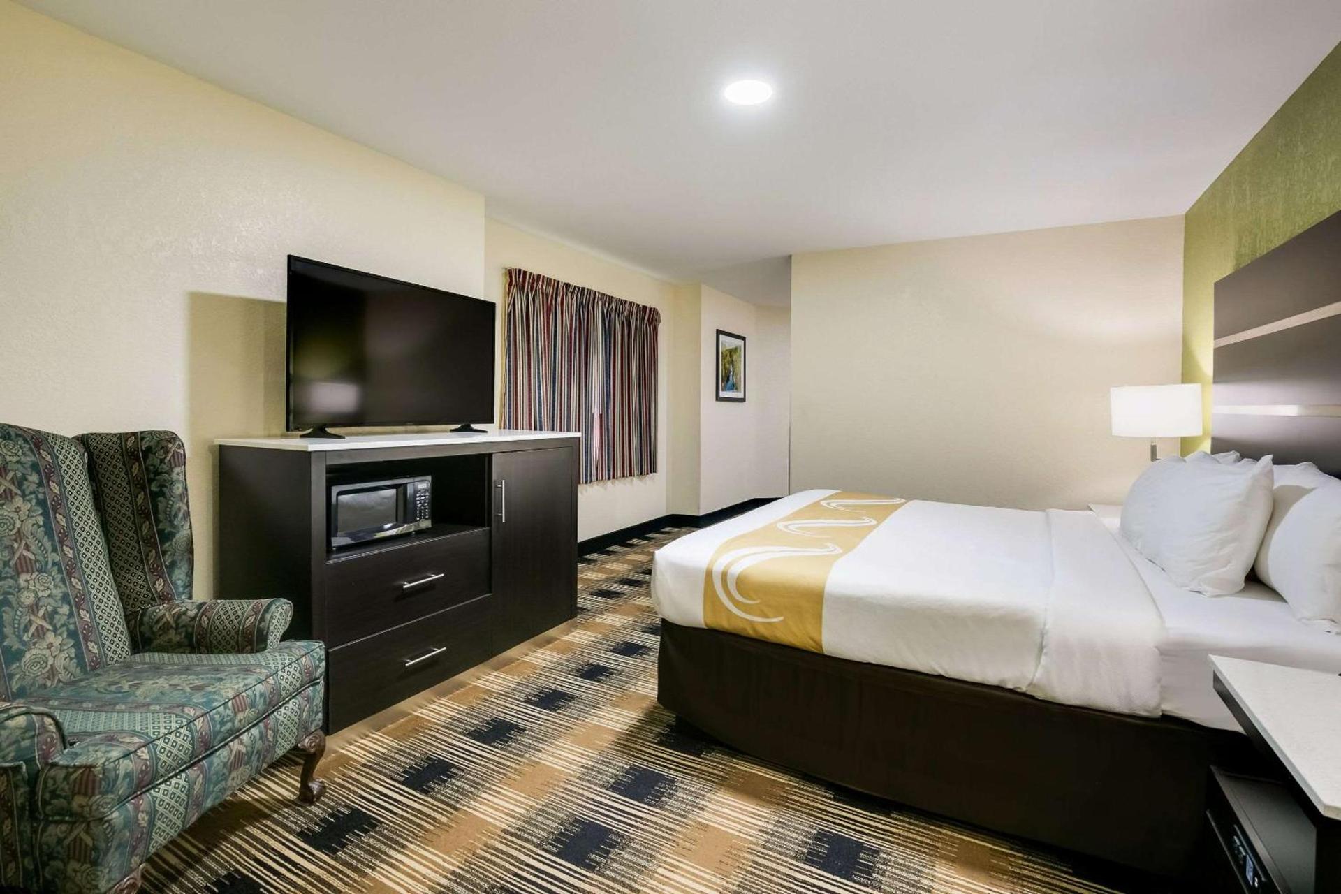 Quality Inn & Suites Mt Chalet photo 18