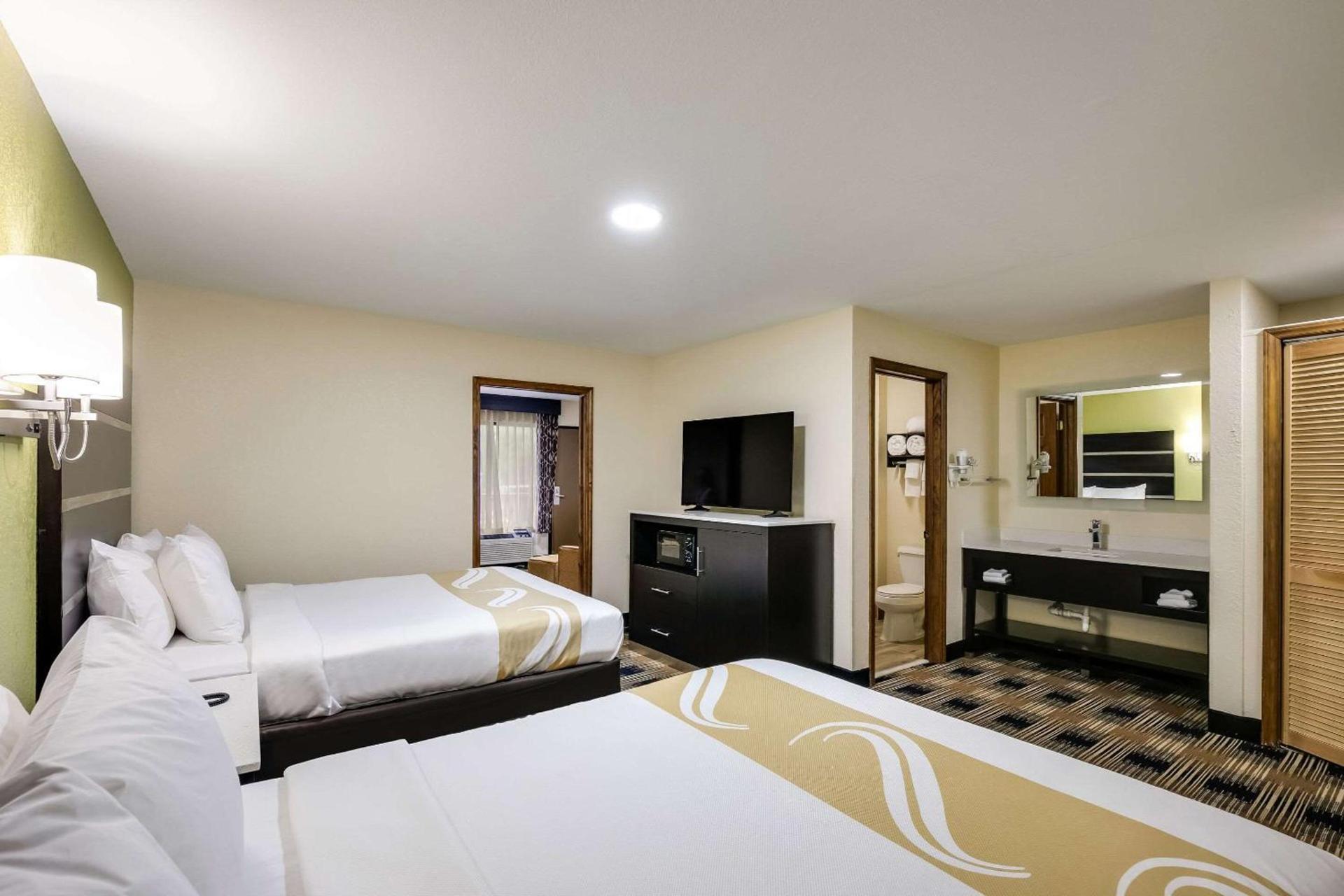 Quality Inn & Suites Mt Chalet photo 21