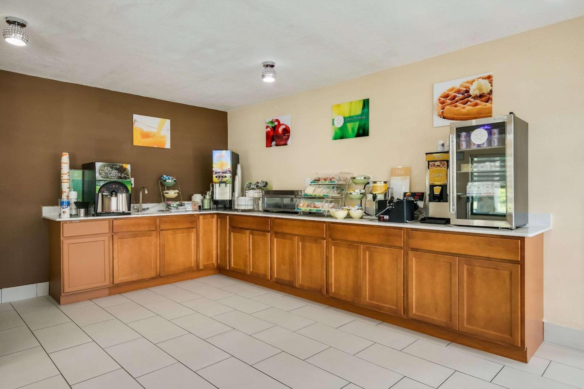 Quality Inn & Suites Mt Chalet photo 27