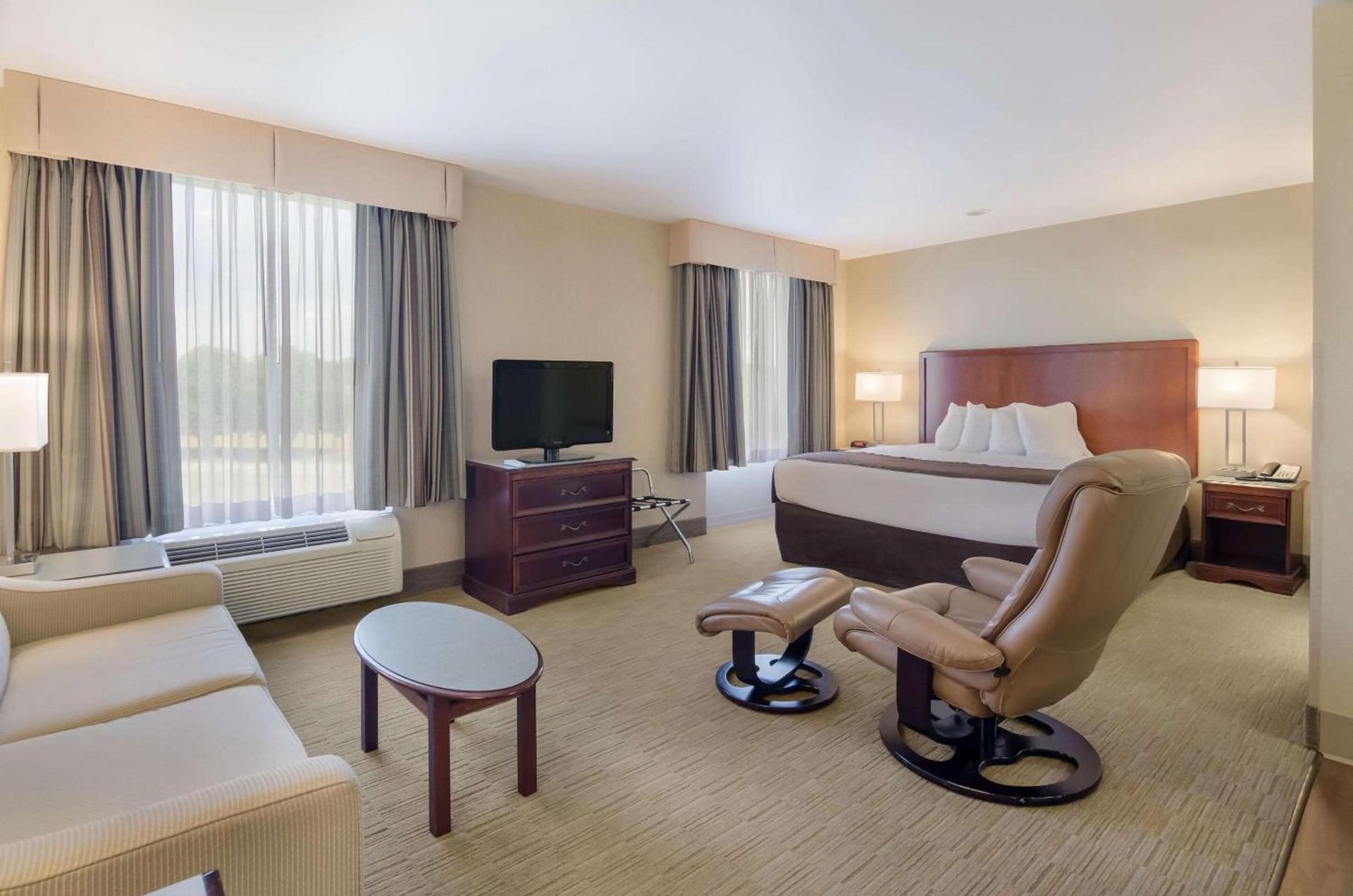 MainStay Suites Roanoke Airport photo 7